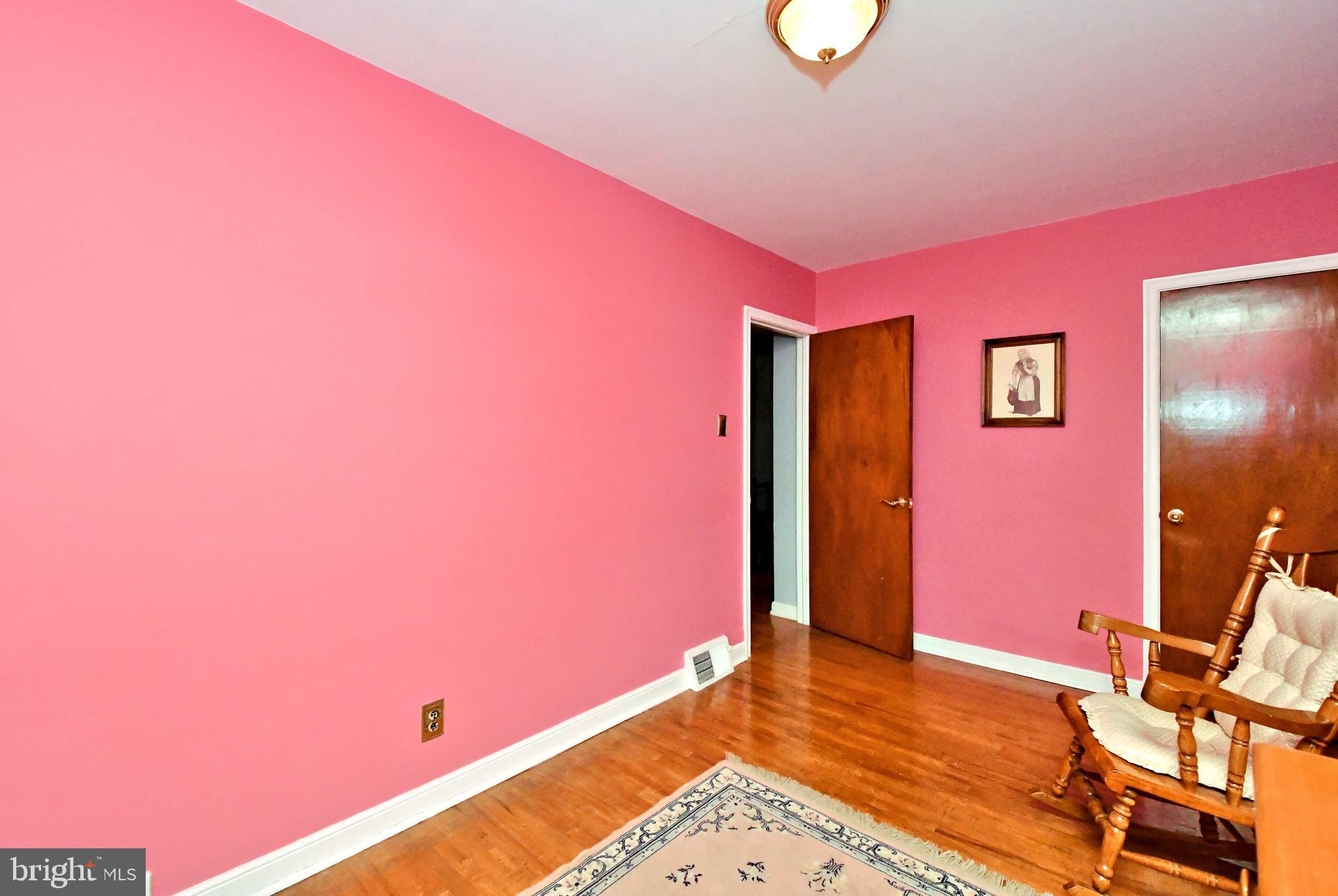 EAST OAK LANE - Residential