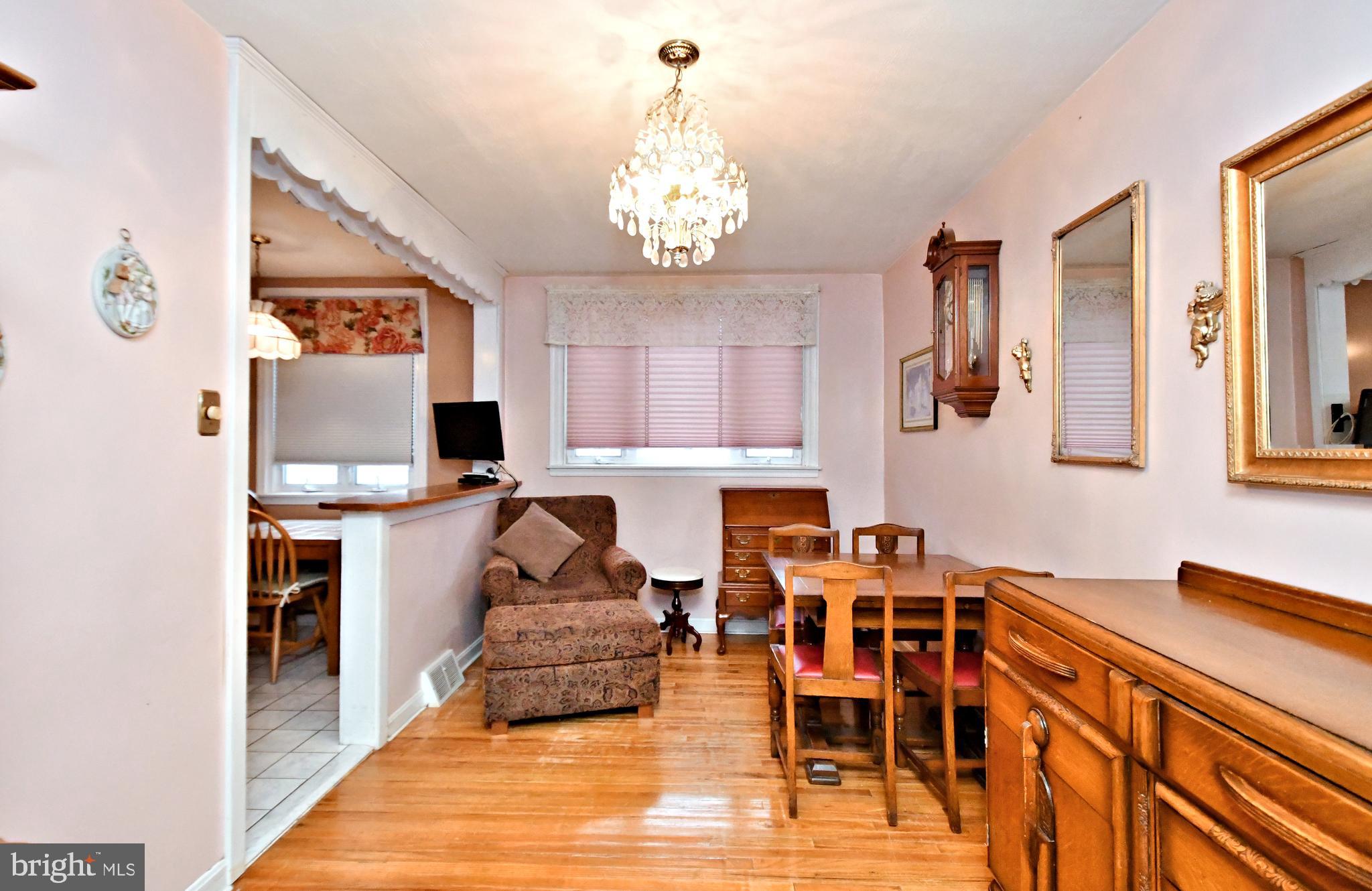 EAST OAK LANE - Residential