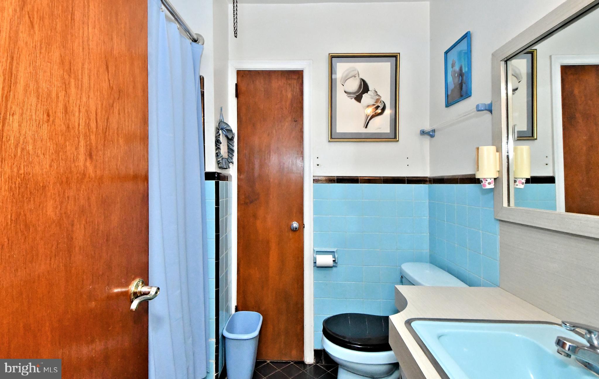 EAST OAK LANE - Residential