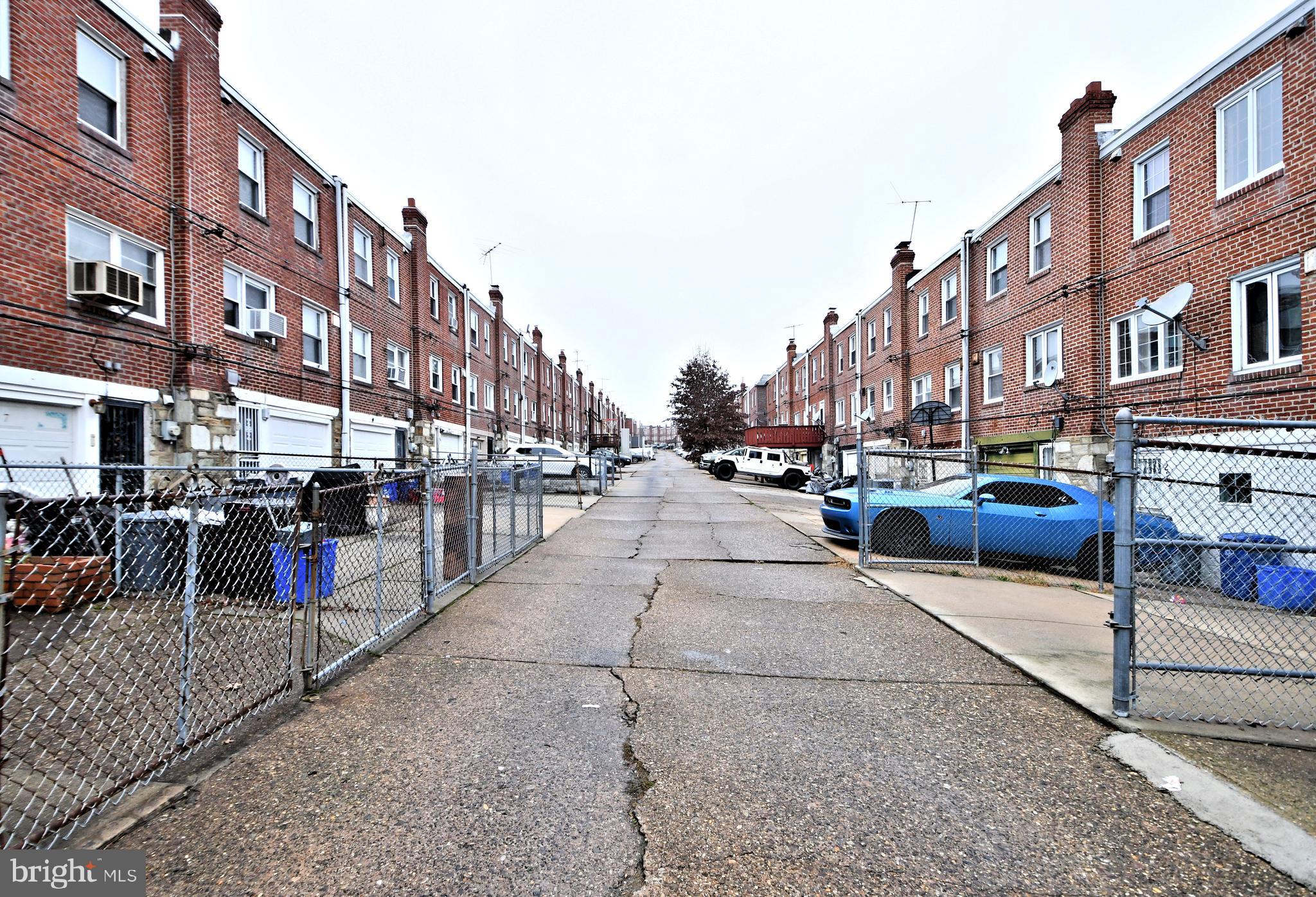 EAST OAK LANE - Residential