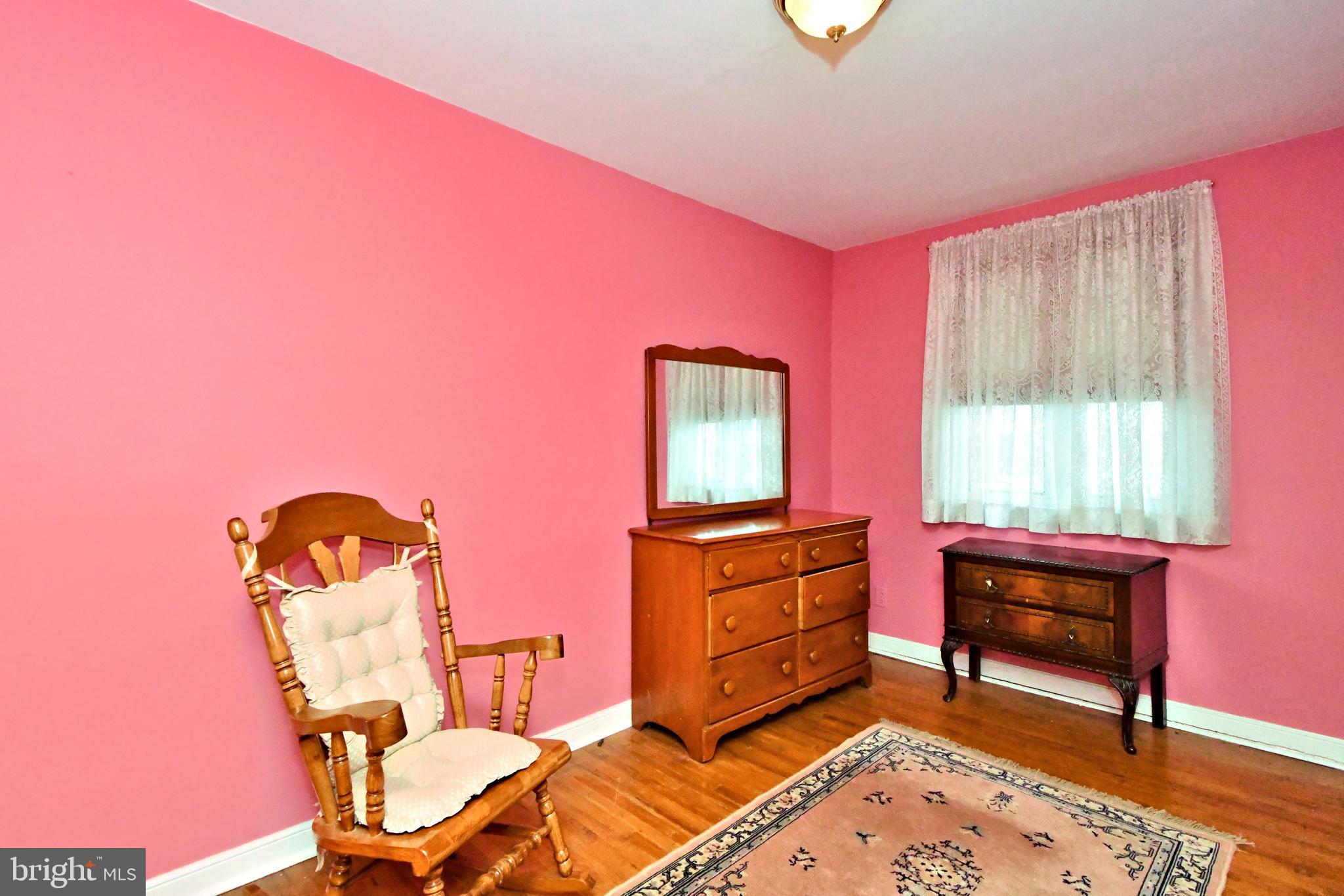 EAST OAK LANE - Residential