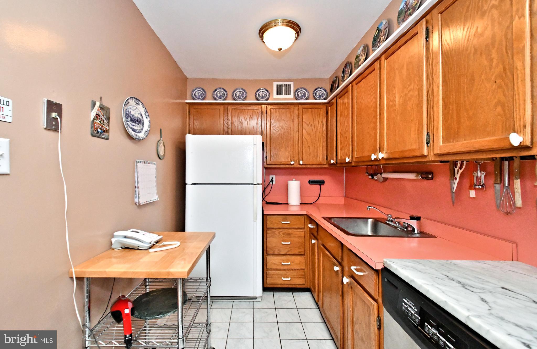 EAST OAK LANE - Residential