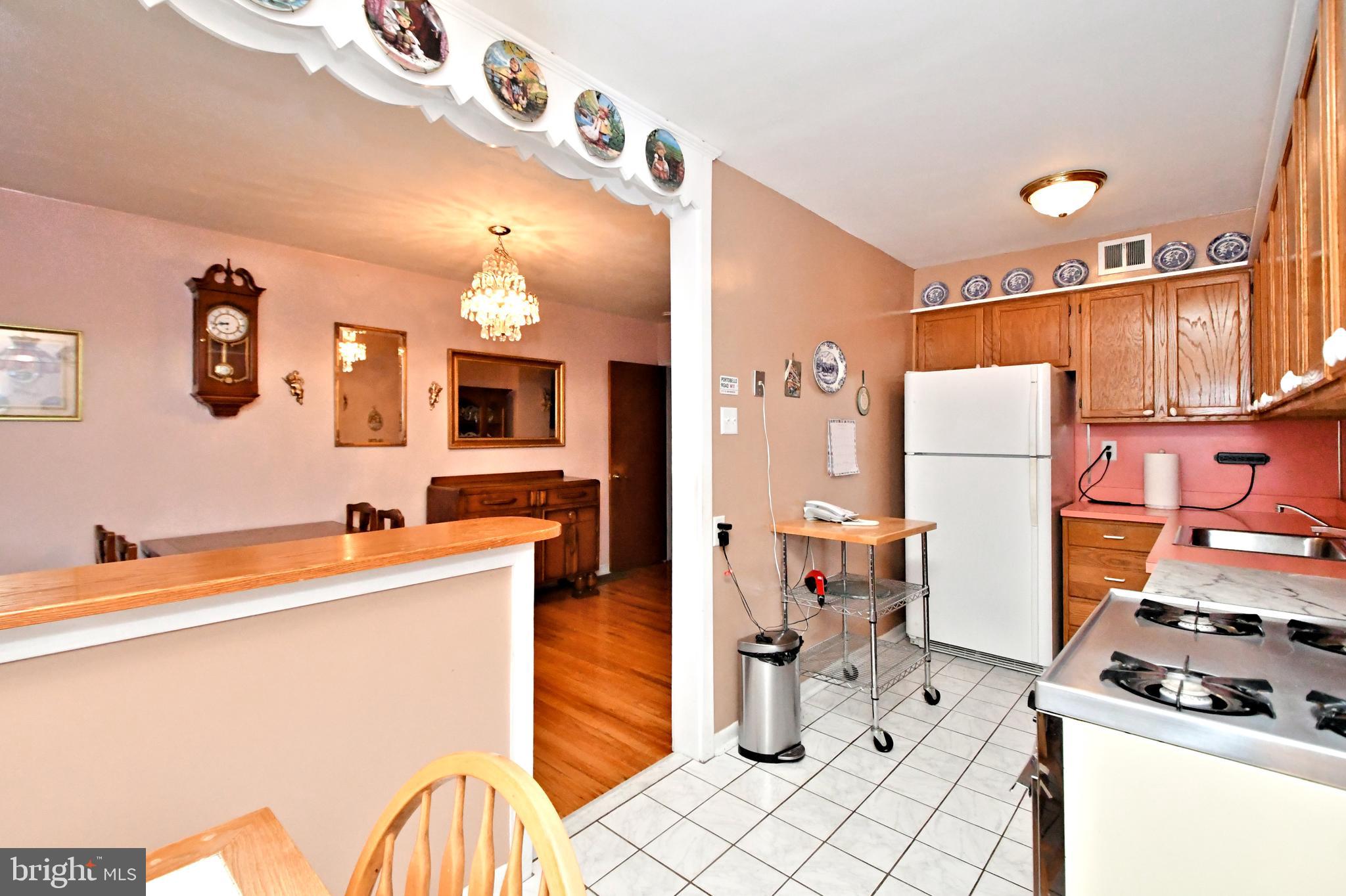 EAST OAK LANE - Residential