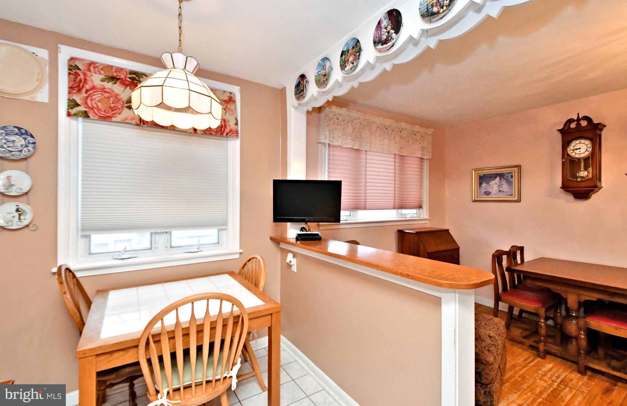 EAST OAK LANE - Residential