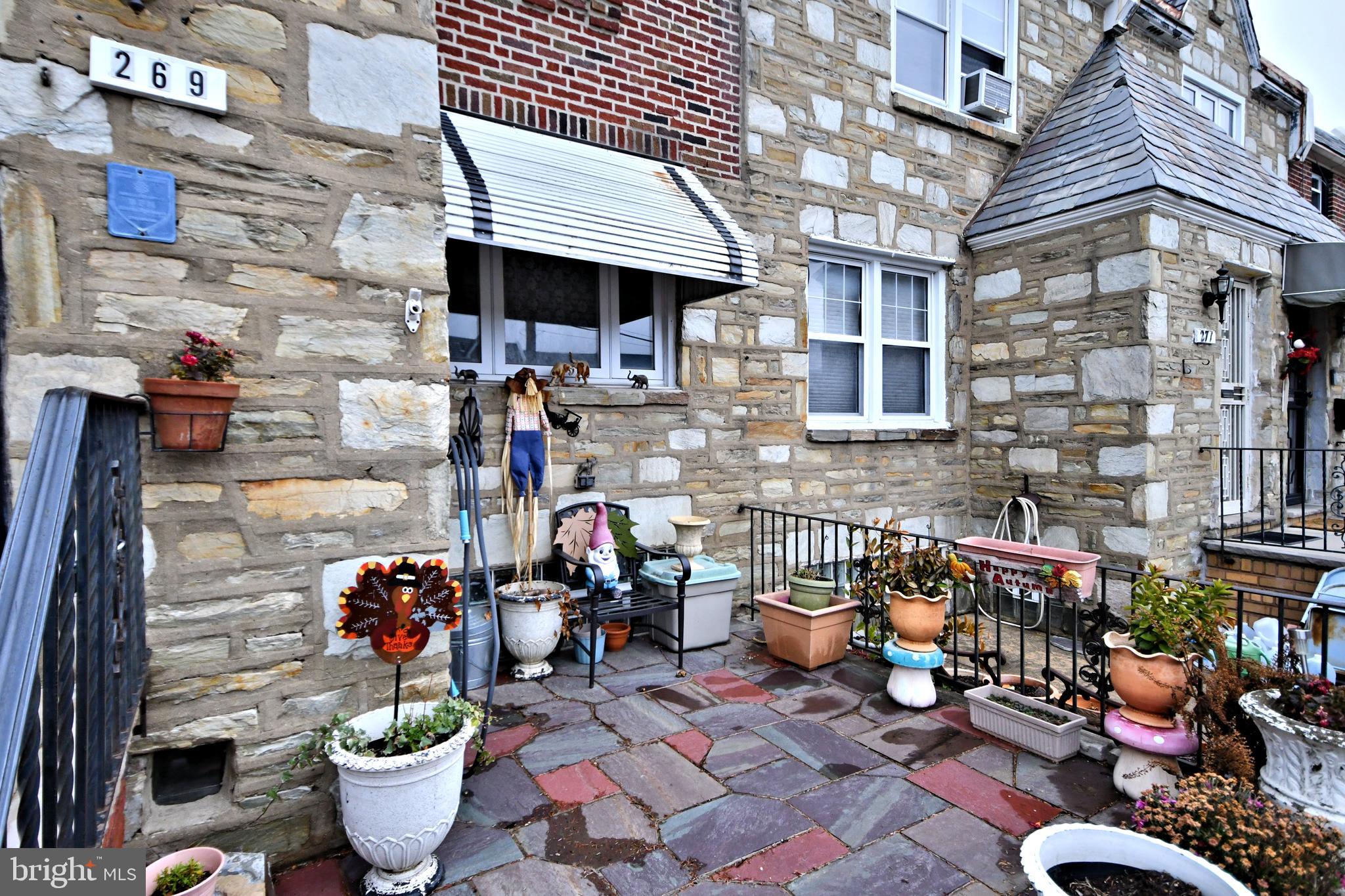 EAST OAK LANE - Residential