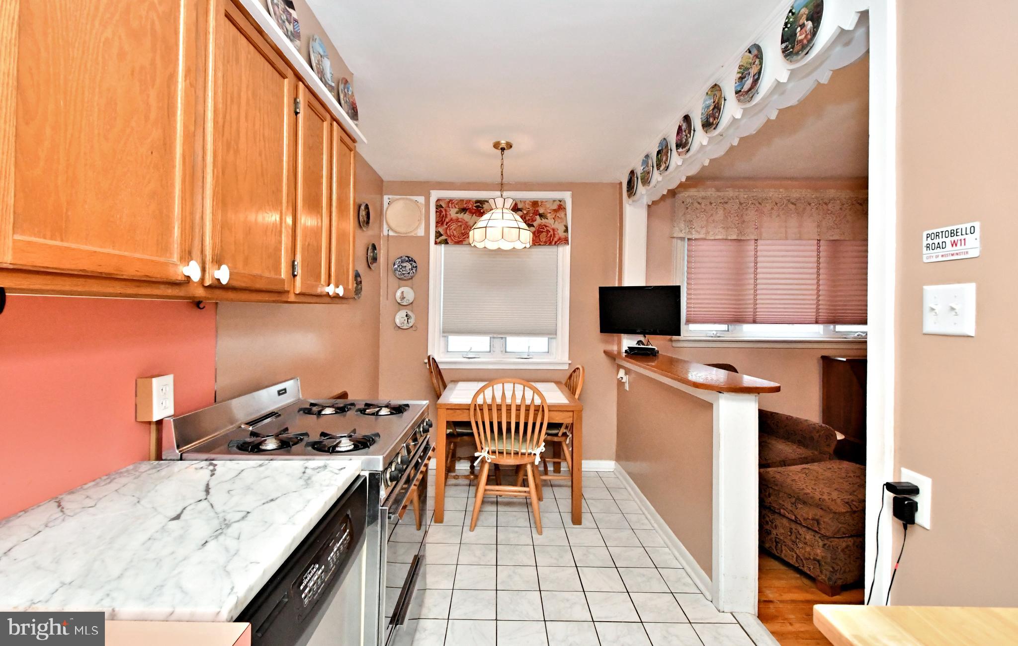 EAST OAK LANE - Residential