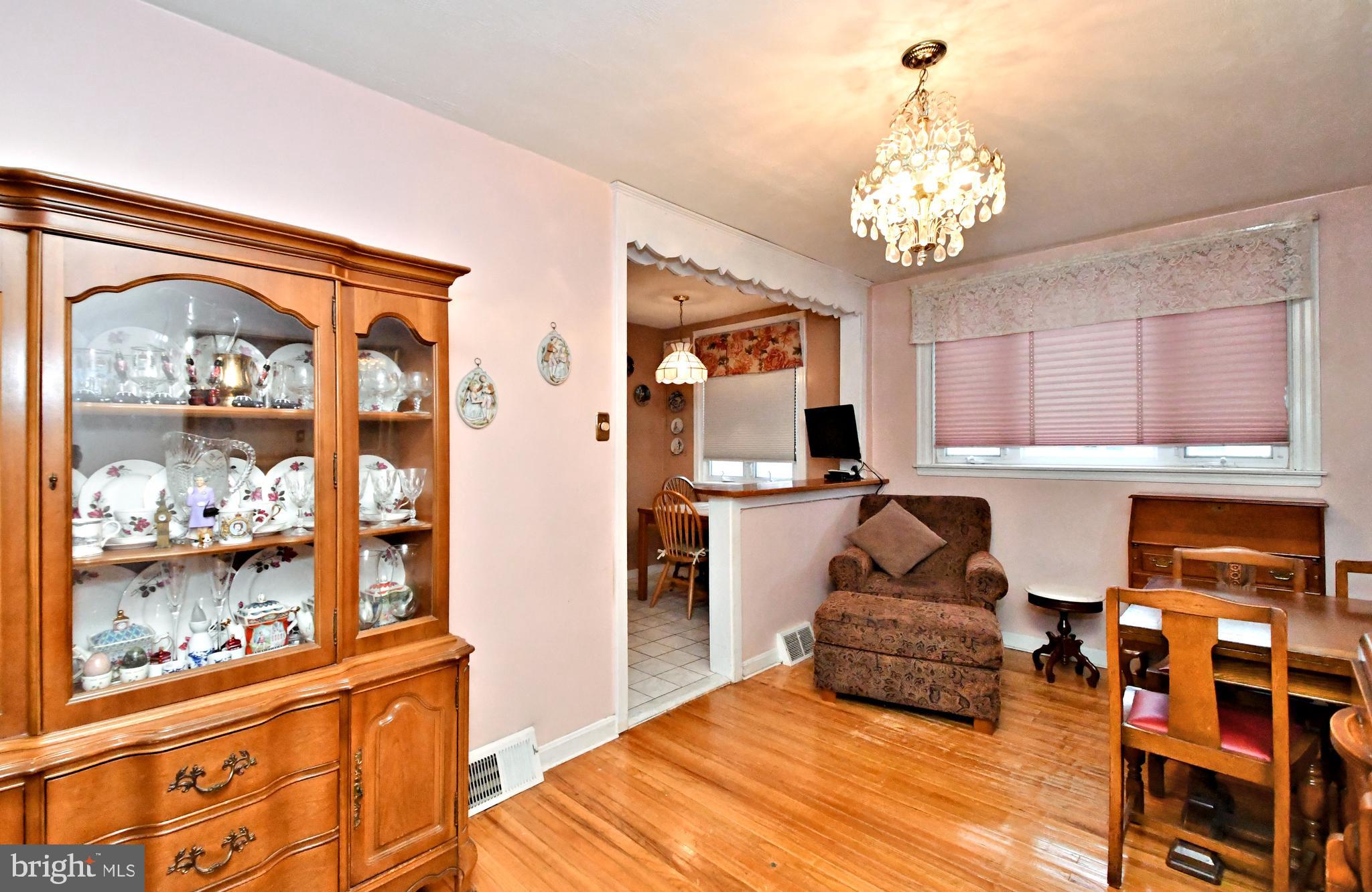 EAST OAK LANE - Residential