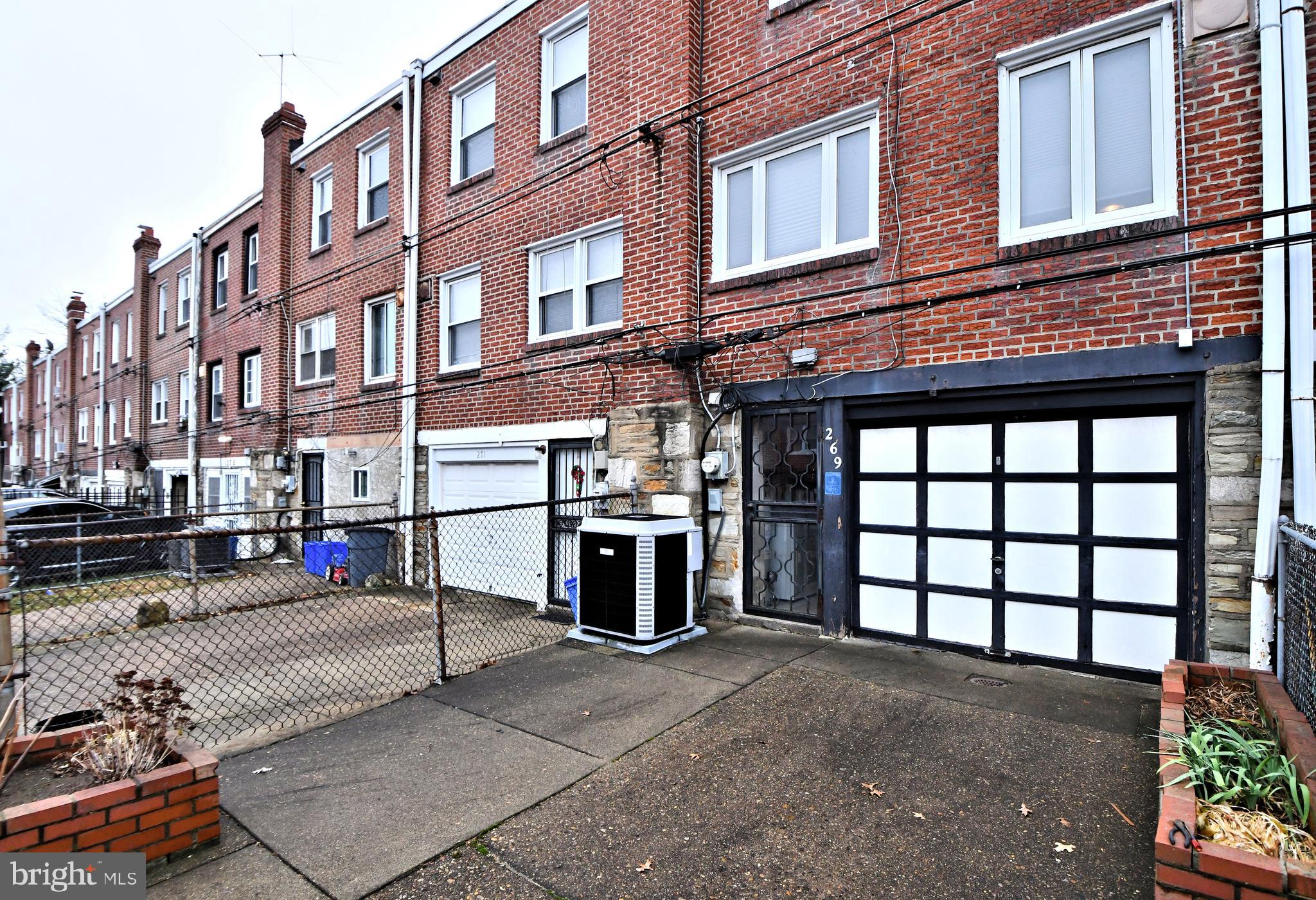 EAST OAK LANE - Residential