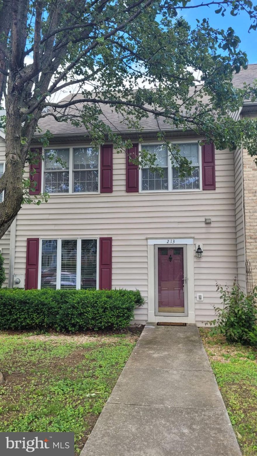 Remodeled 3 bedroom, 2.5 bath townhouse in established neighborhood of Spring Mills. Main level has a bright and open living room, half bath, updated kitchen with new stainless steel appliances, island and adjoining dining area. Upstairs has 3 bedrooms, laundry and 2 full baths including the primary suite with vaulted ceilings and an en suite bathroom with double vanity, soaking tub and walk in closet. Upstairs has all new carpet and LVP floors in the bathrooms. Home backs to common area and trees for private and quiet enjoyment of the fenced yard. Spring Mills has a community pool, rec center, tennis courts and play areas and all are within walking distance. Close to I-81, Spring Mills schools, shopping and medical care. 2 parking spaces provided. Cats accepted on case by case basis with $25/mo., per cat, pet rent, pet deposit and good previous landlord references. Residents are responsible for all utilities. No satellite dishes allowed. No smoking. Gross monthly income of $4,725 or more, clean background check, good rental history and credit scores above 600 required. Full month's deposit due at application acceptance. Full month's rent due at move in - prorated rent due the following month.