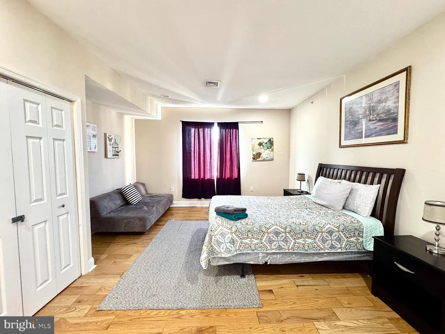 PHILADELPHIA (SOUTH) - Residential