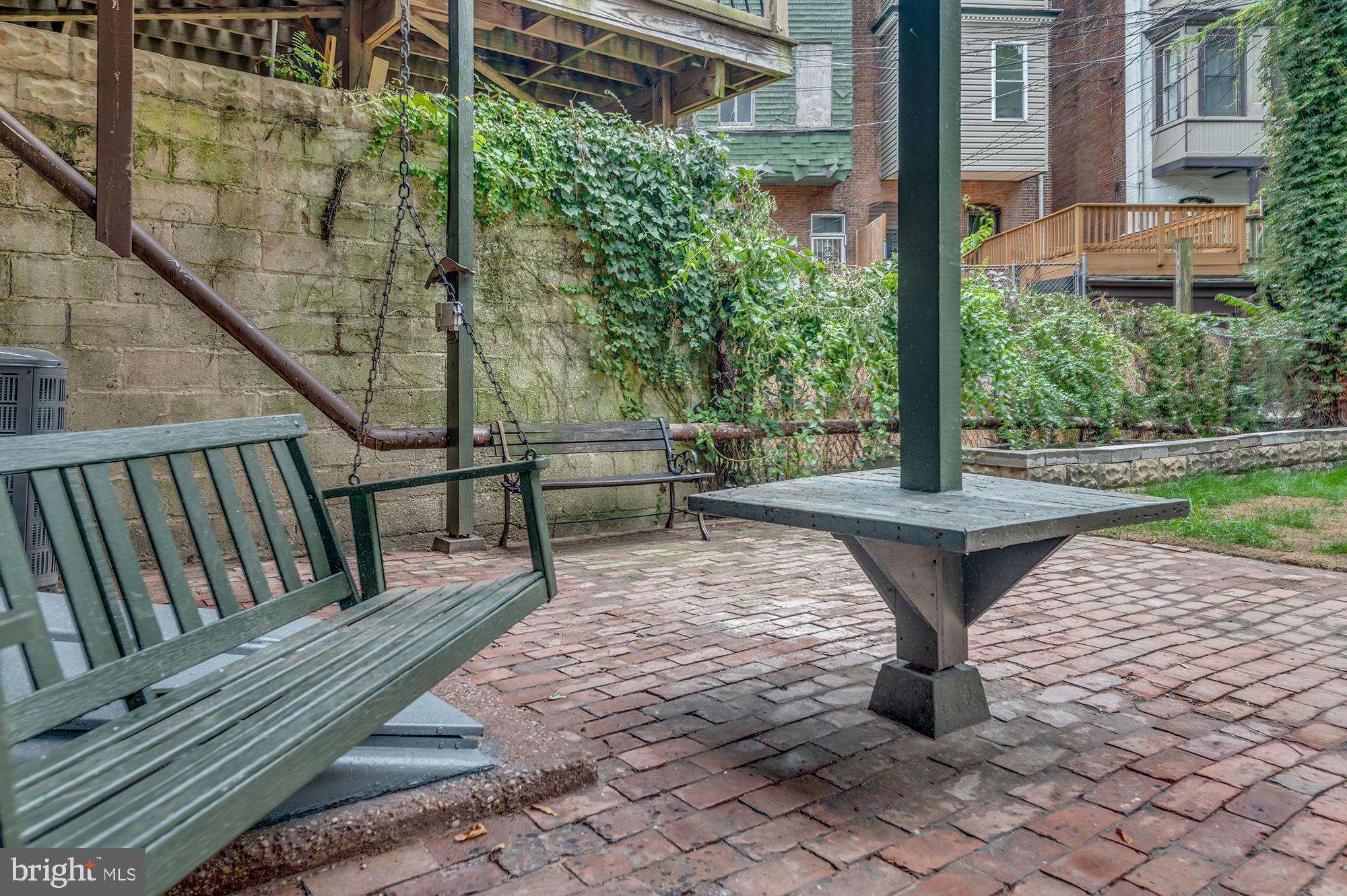 MOUNT ROYAL TERRACE - Residential