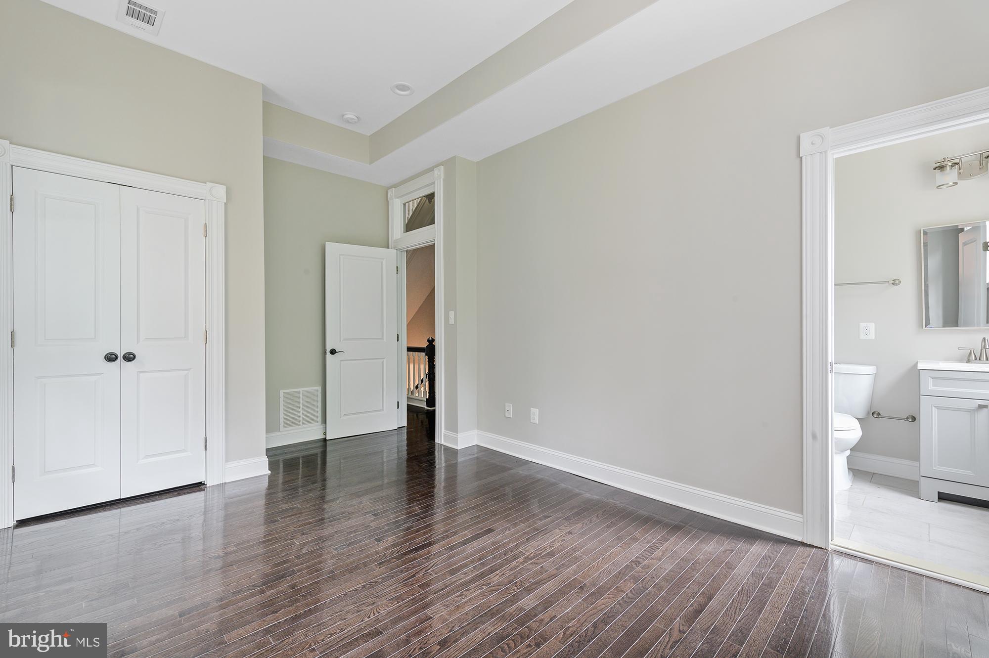 MOUNT ROYAL TERRACE - Residential