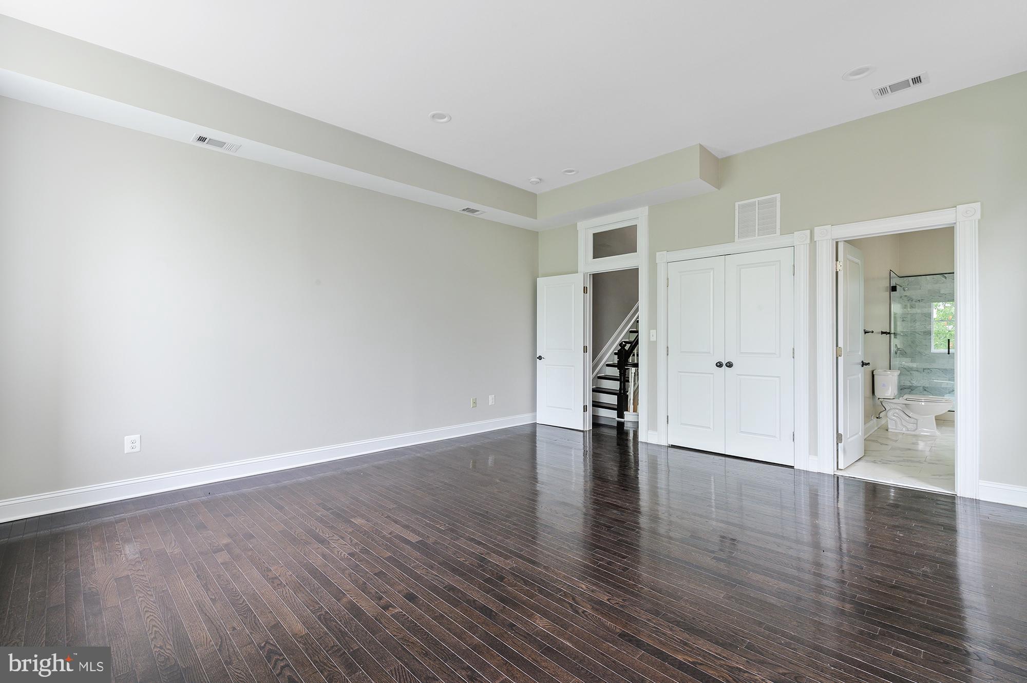 MOUNT ROYAL TERRACE - Residential