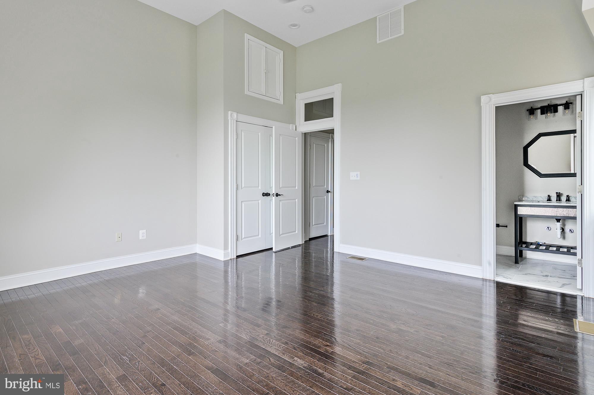 MOUNT ROYAL TERRACE - Residential