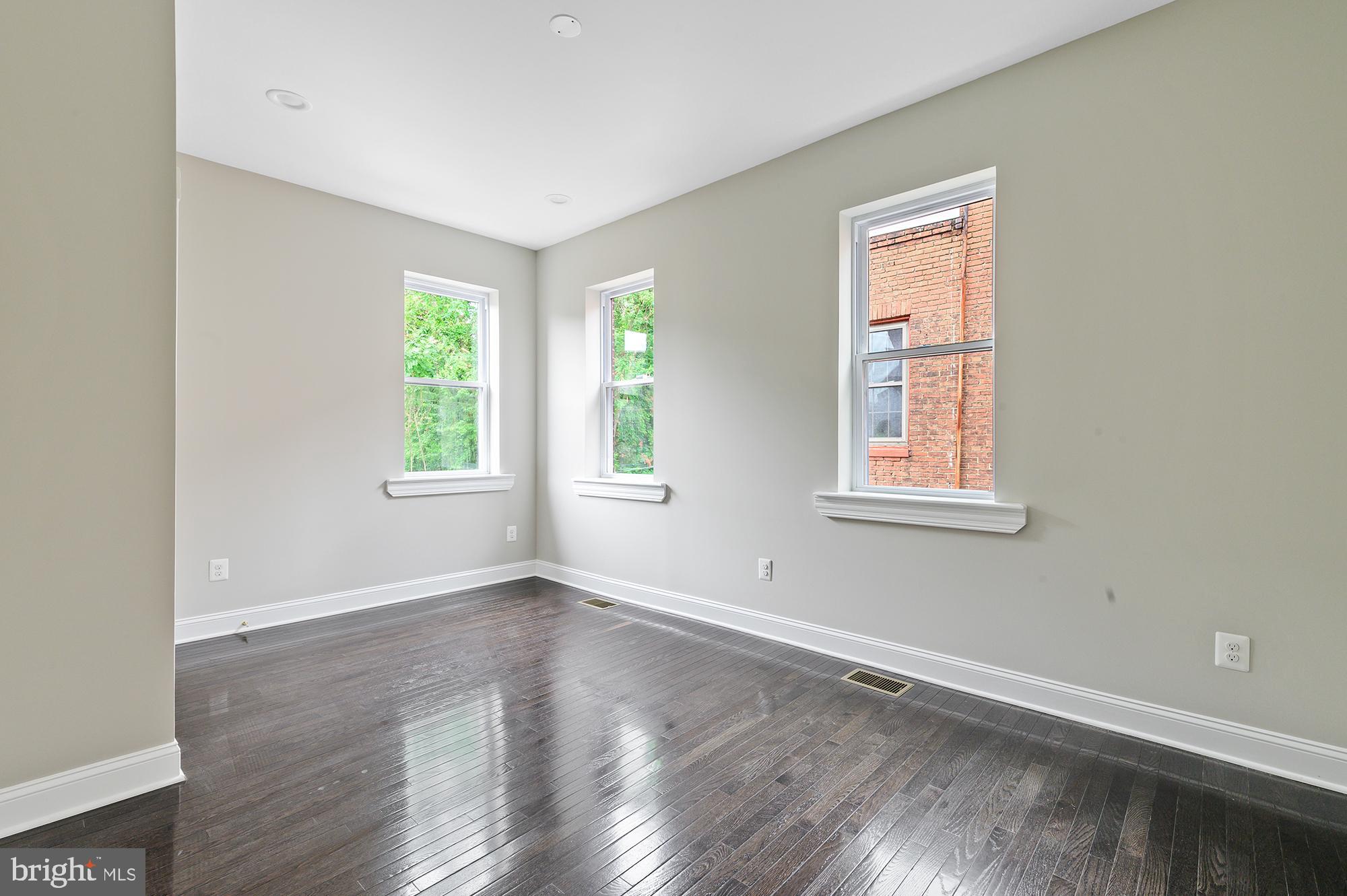 MOUNT ROYAL TERRACE - Residential