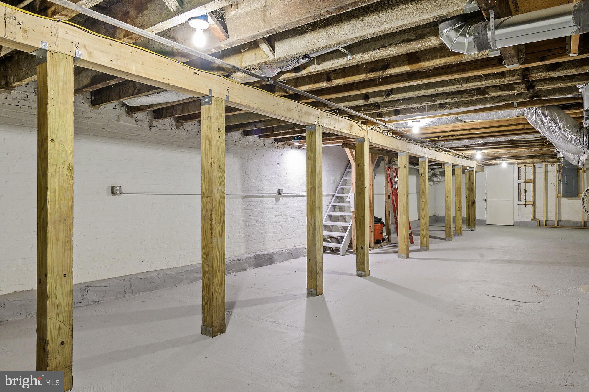 MOUNT ROYAL TERRACE - Residential