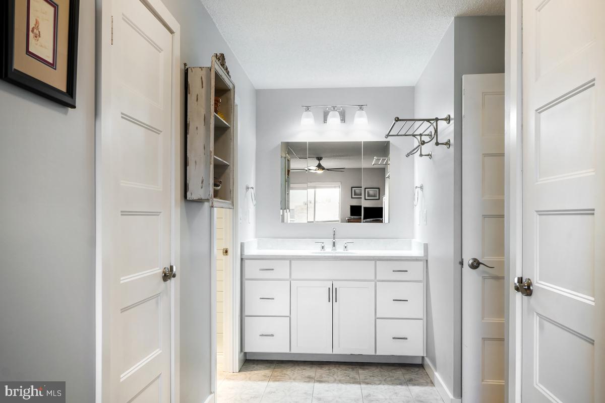 MONTEBELLO - Residential