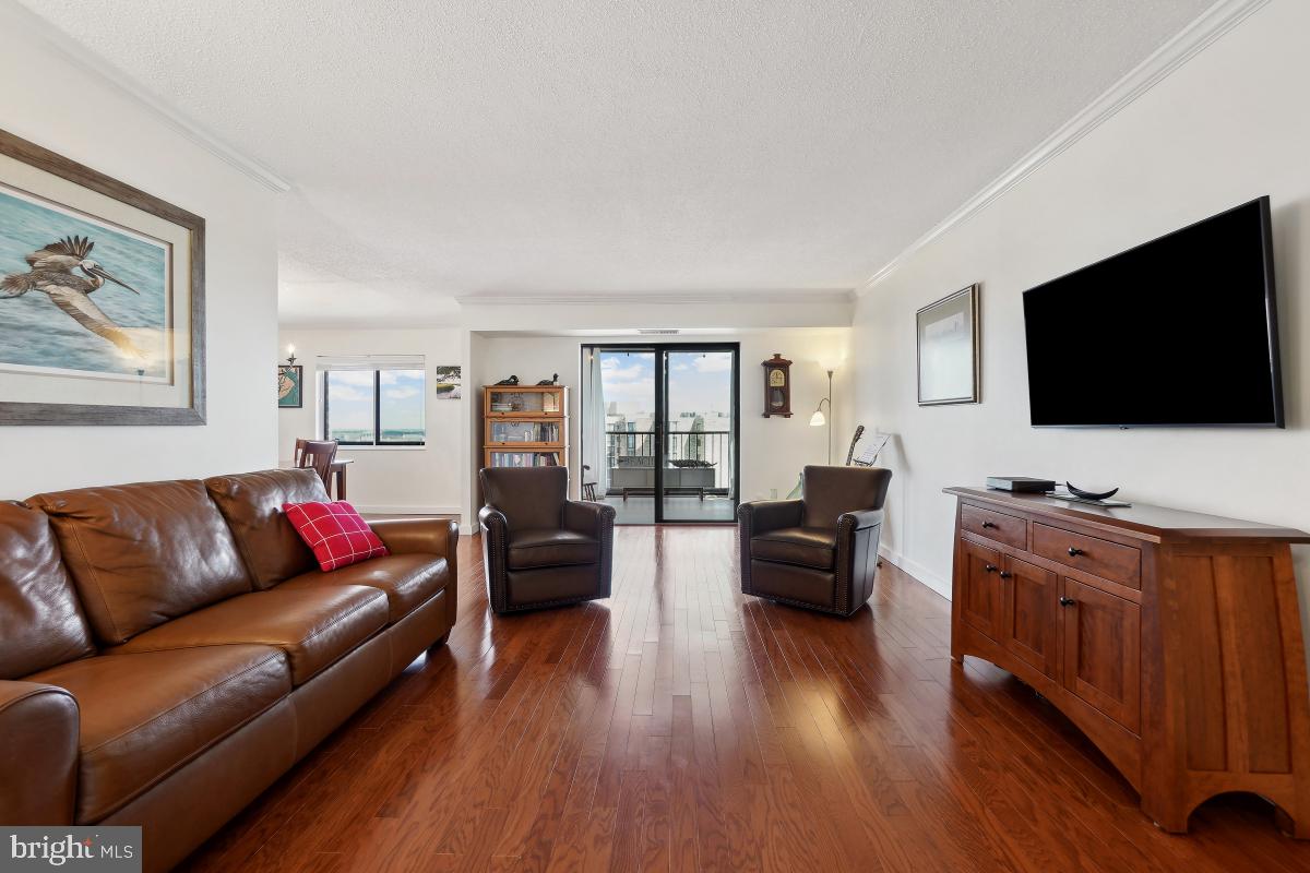 MONTEBELLO - Residential