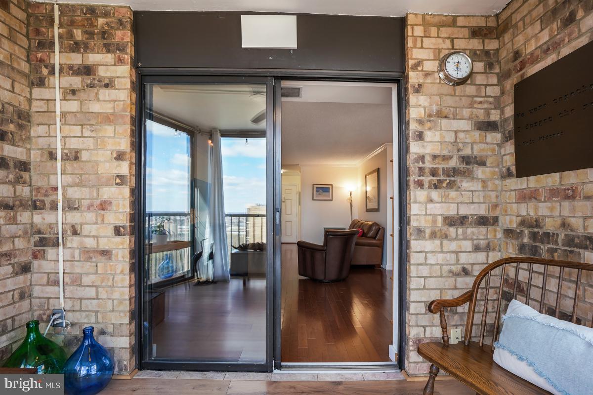 MONTEBELLO - Residential