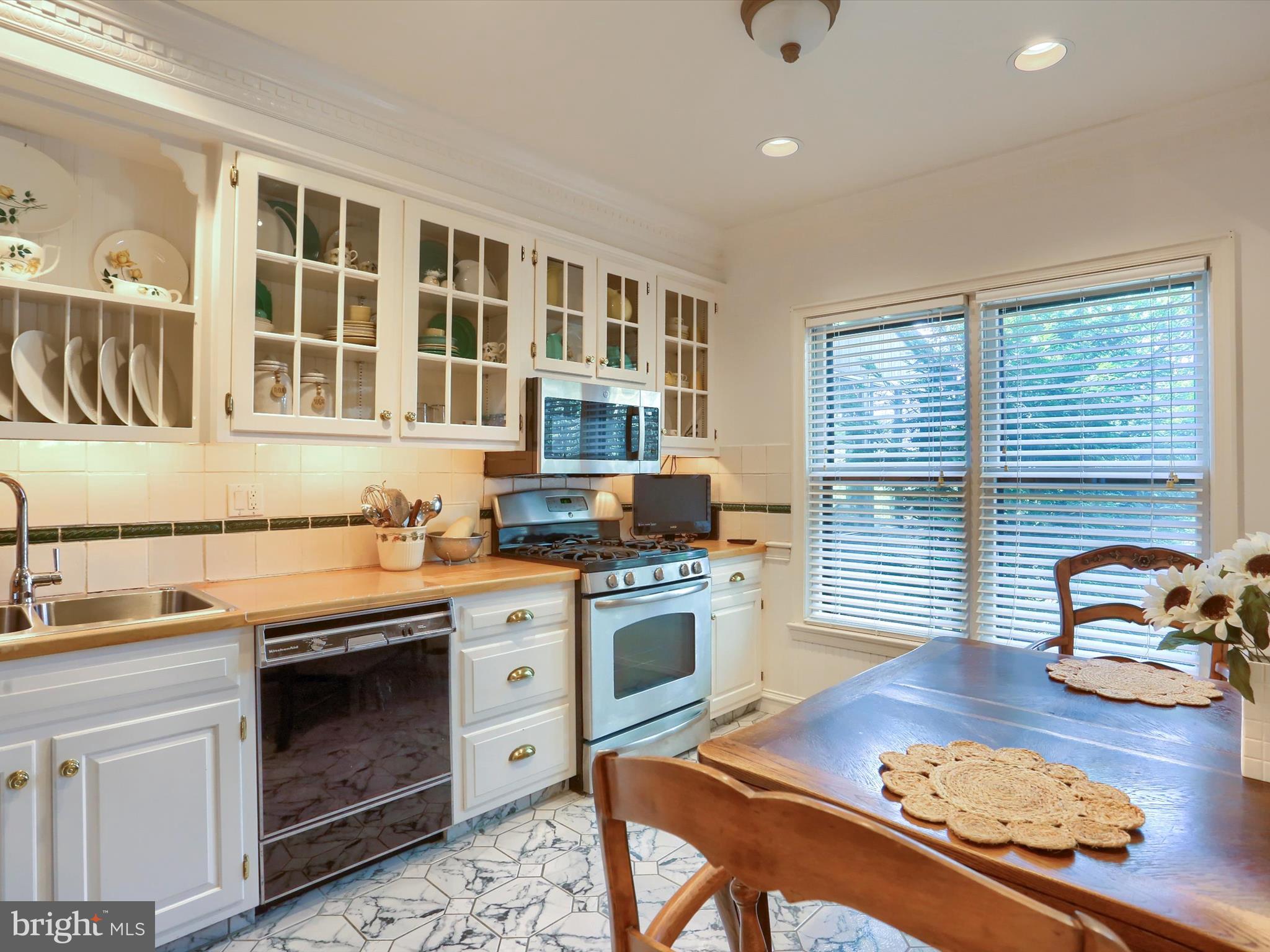 OAKMONT - Residential