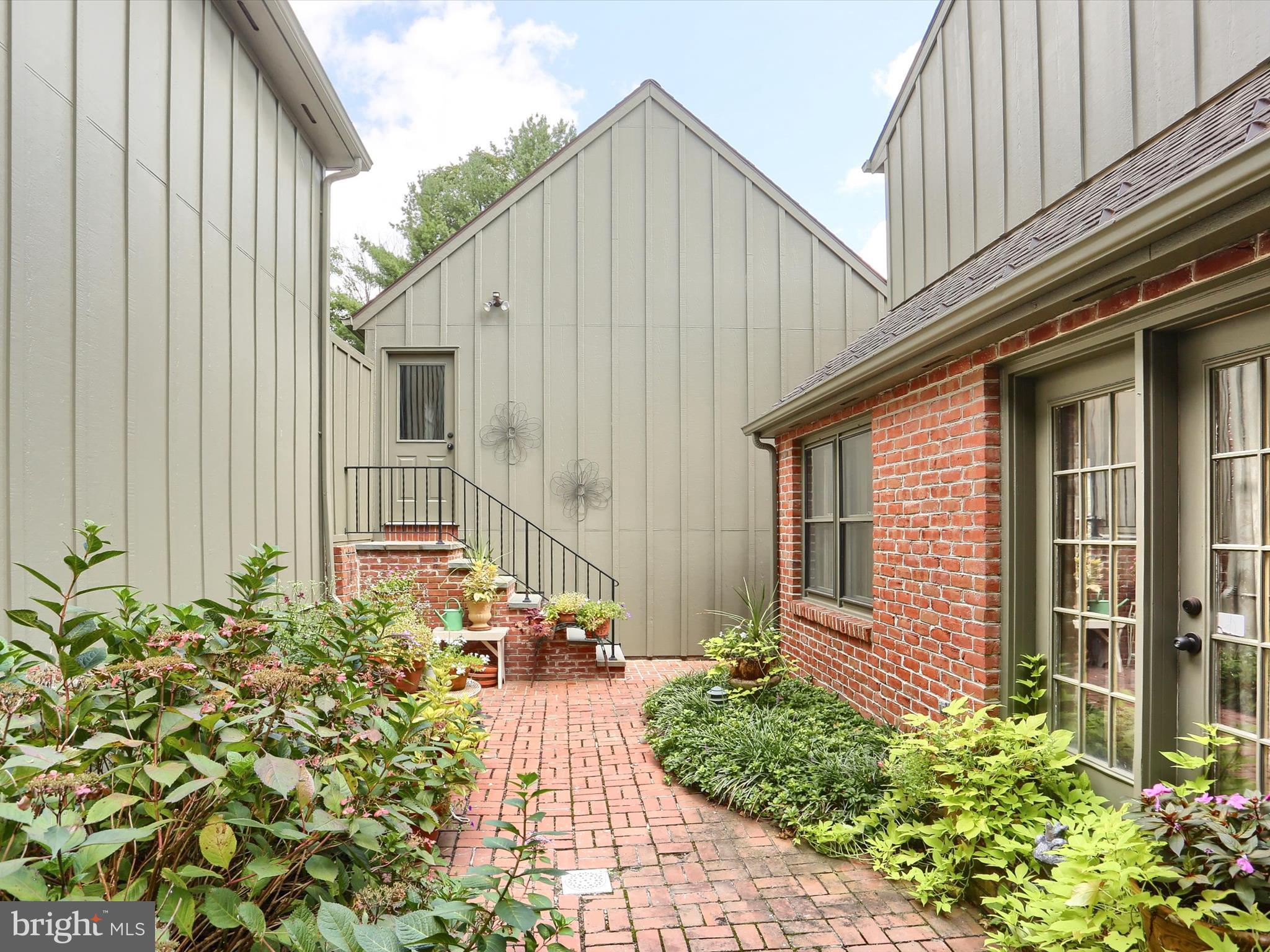 OAKMONT - Residential