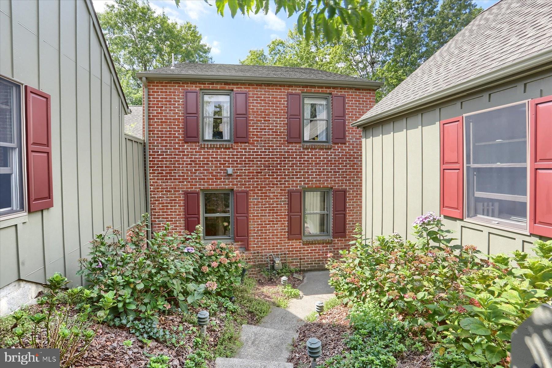 OAKMONT - Residential