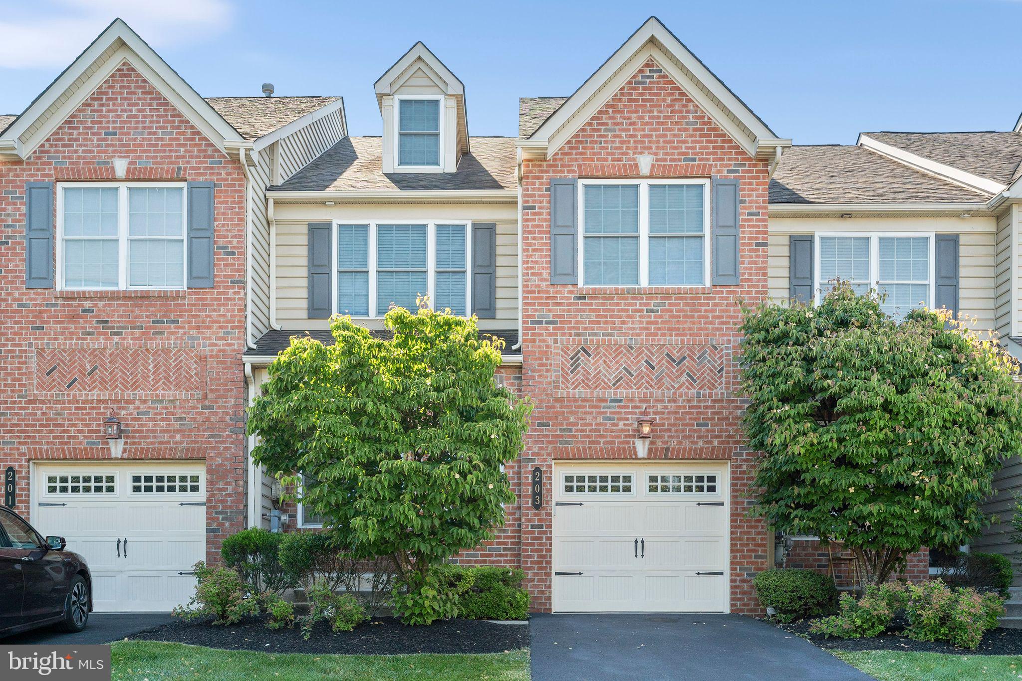 STURBRIDGE VILLAGE - Residential Lease