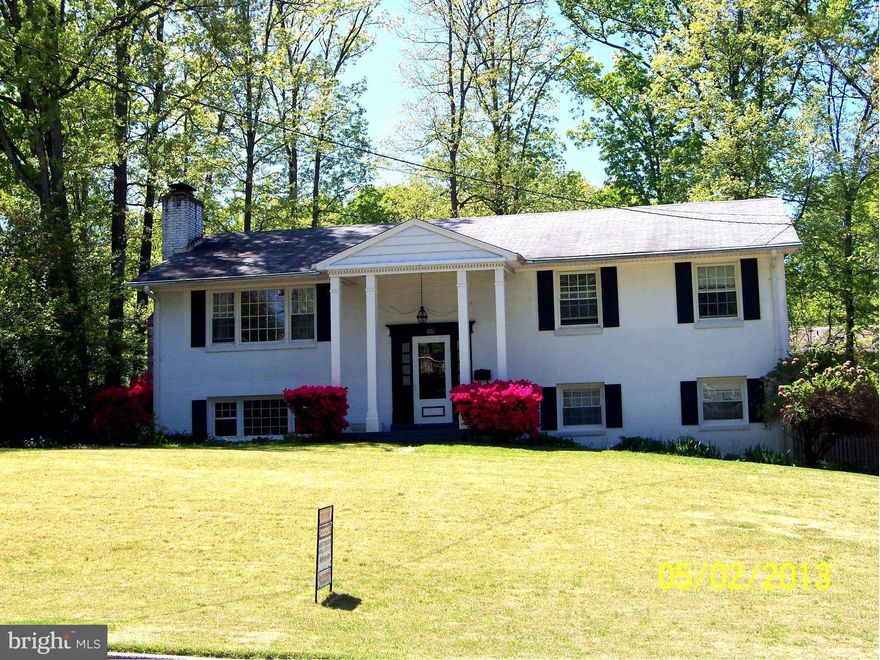 Remodeled, 5 Bedroom, 3 Full Bath, 2 car garage, Single Family in sought after Camelot with newer flooring/carpets, paint.  Oversized lvl lot, privacy fenced 6' high, with ample storage, a large 26X11 deck off of the sun room, remodeled Master Bath with large walk-in closet/Den that could be sitting area or home office, New HVAC. Avl, 06/1/25, maybe earlier depending on tenant move.