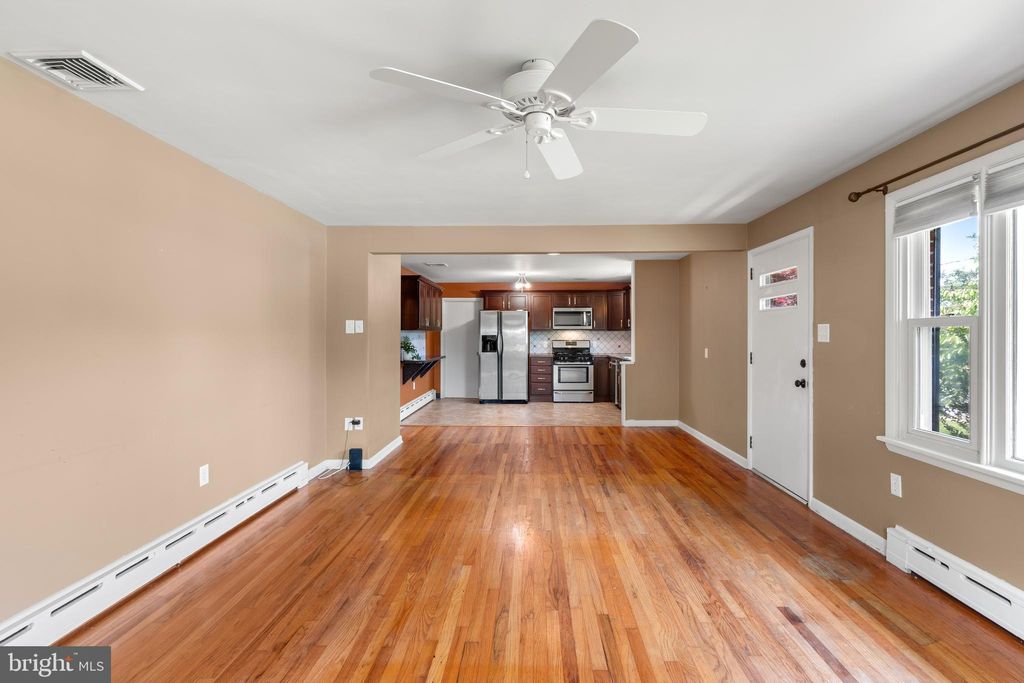 Photo of 421 Penn View Drive, MILLERSVILLE, PA 17551 (MLS # PALA2071920)