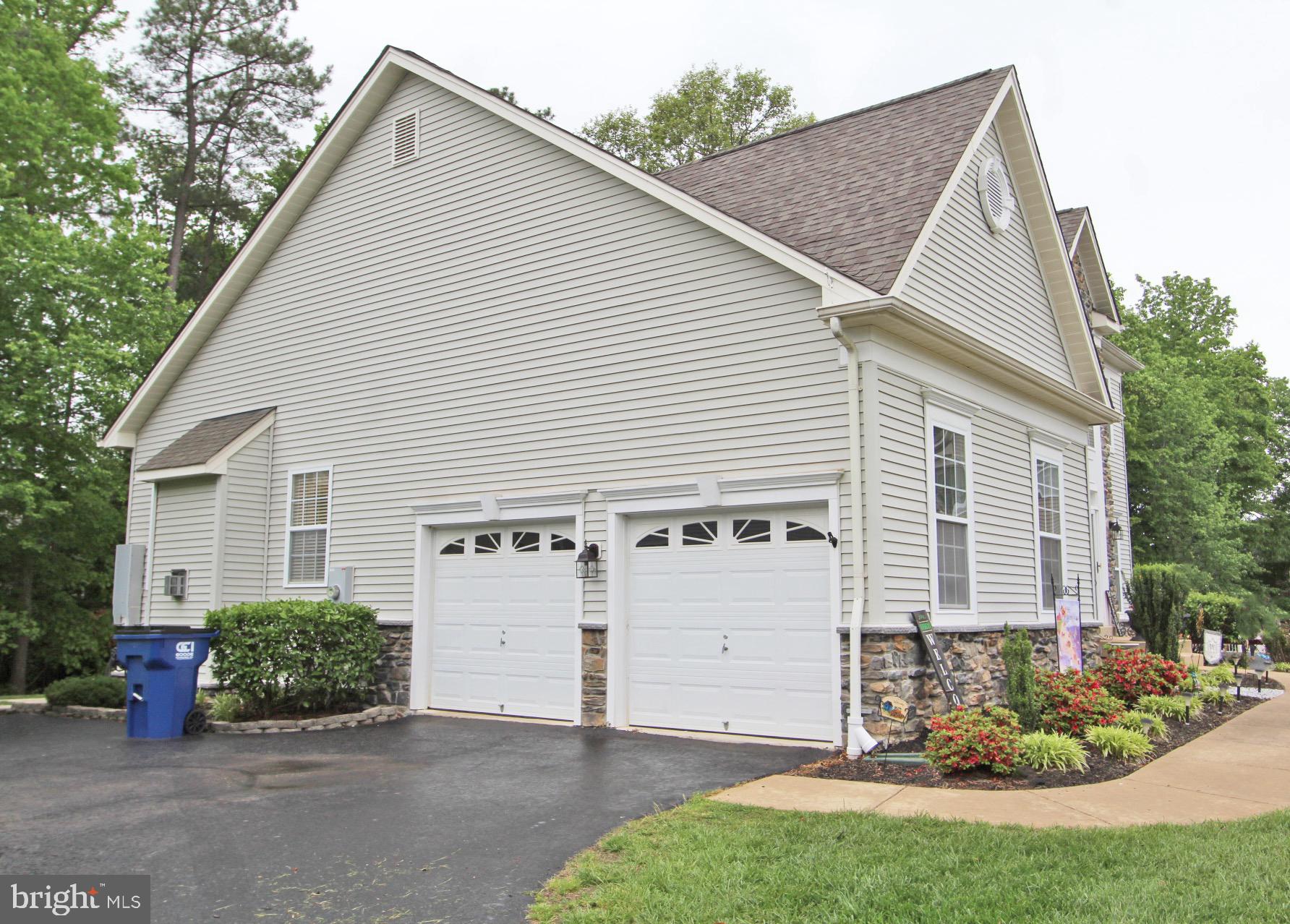 ESTATES AT SINGLETREE - Residential