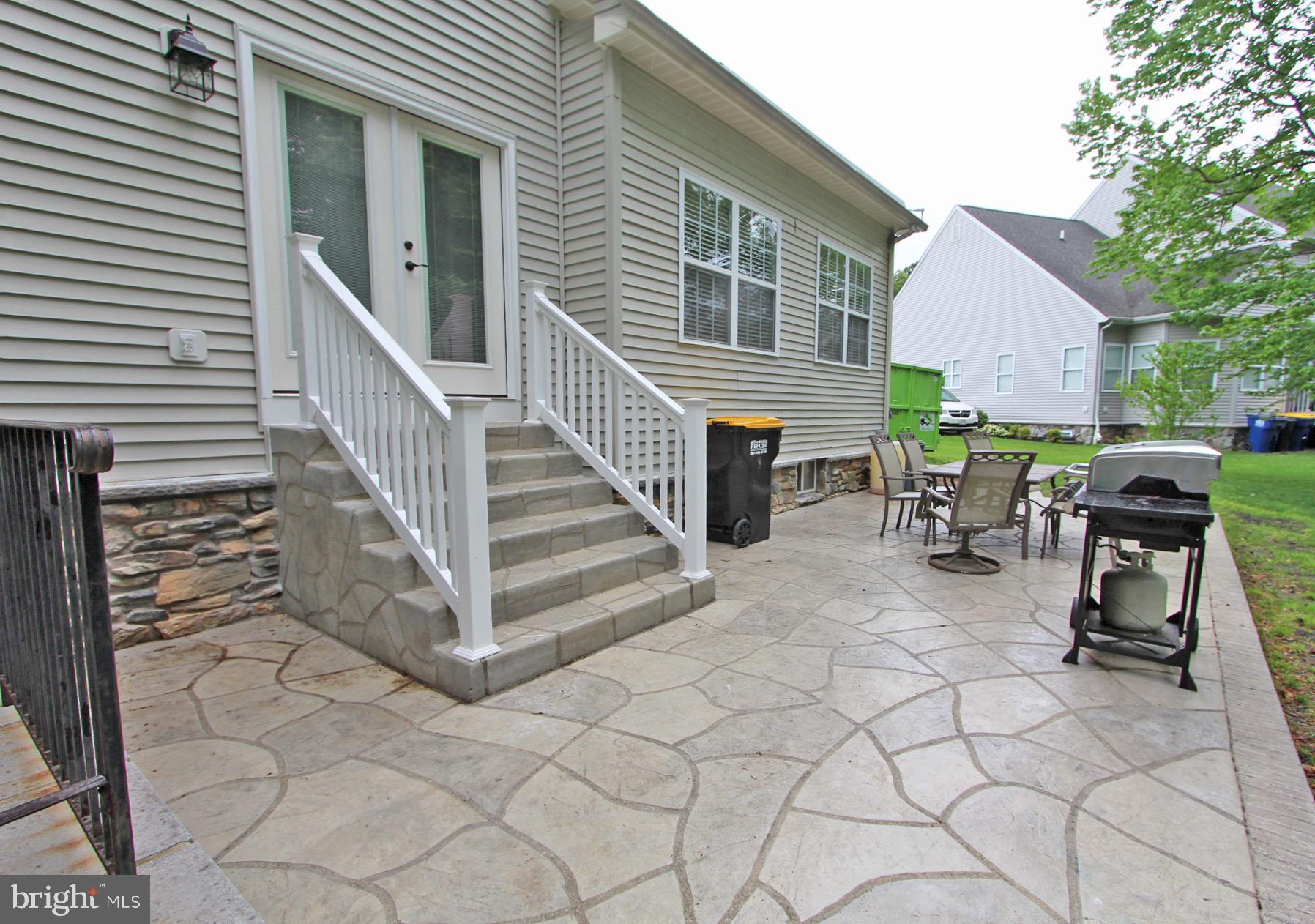 ESTATES AT SINGLETREE - Residential