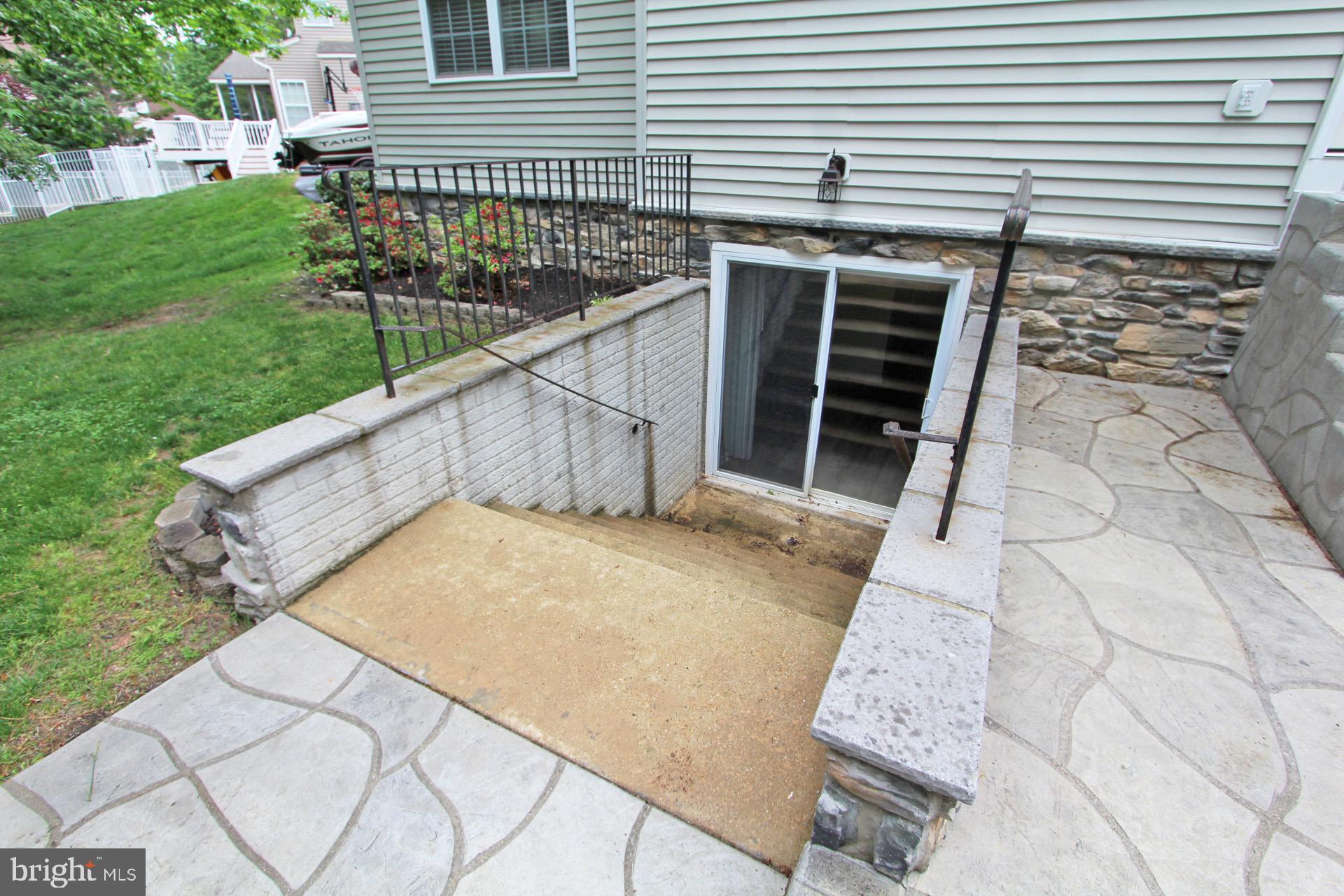 ESTATES AT SINGLETREE - Residential