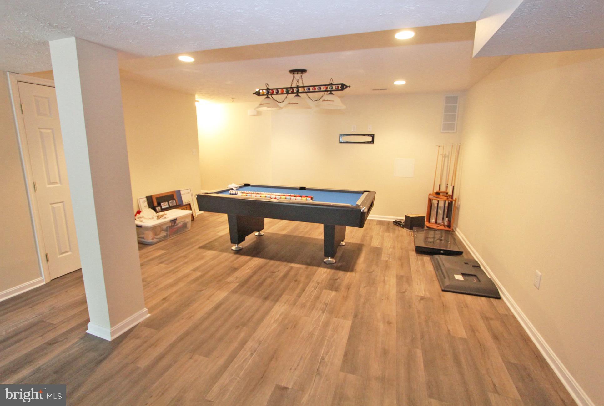 ESTATES AT SINGLETREE - Residential