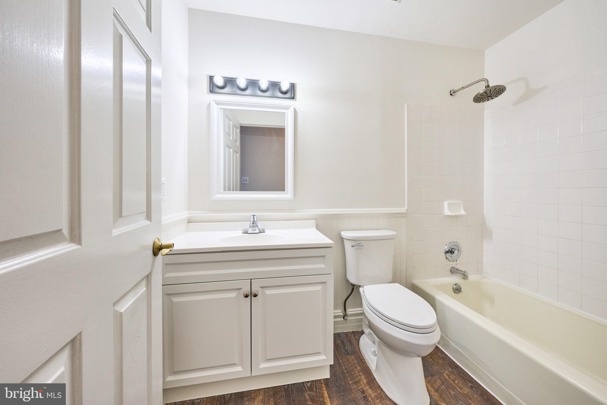 MIRROR RIDGE - Residential