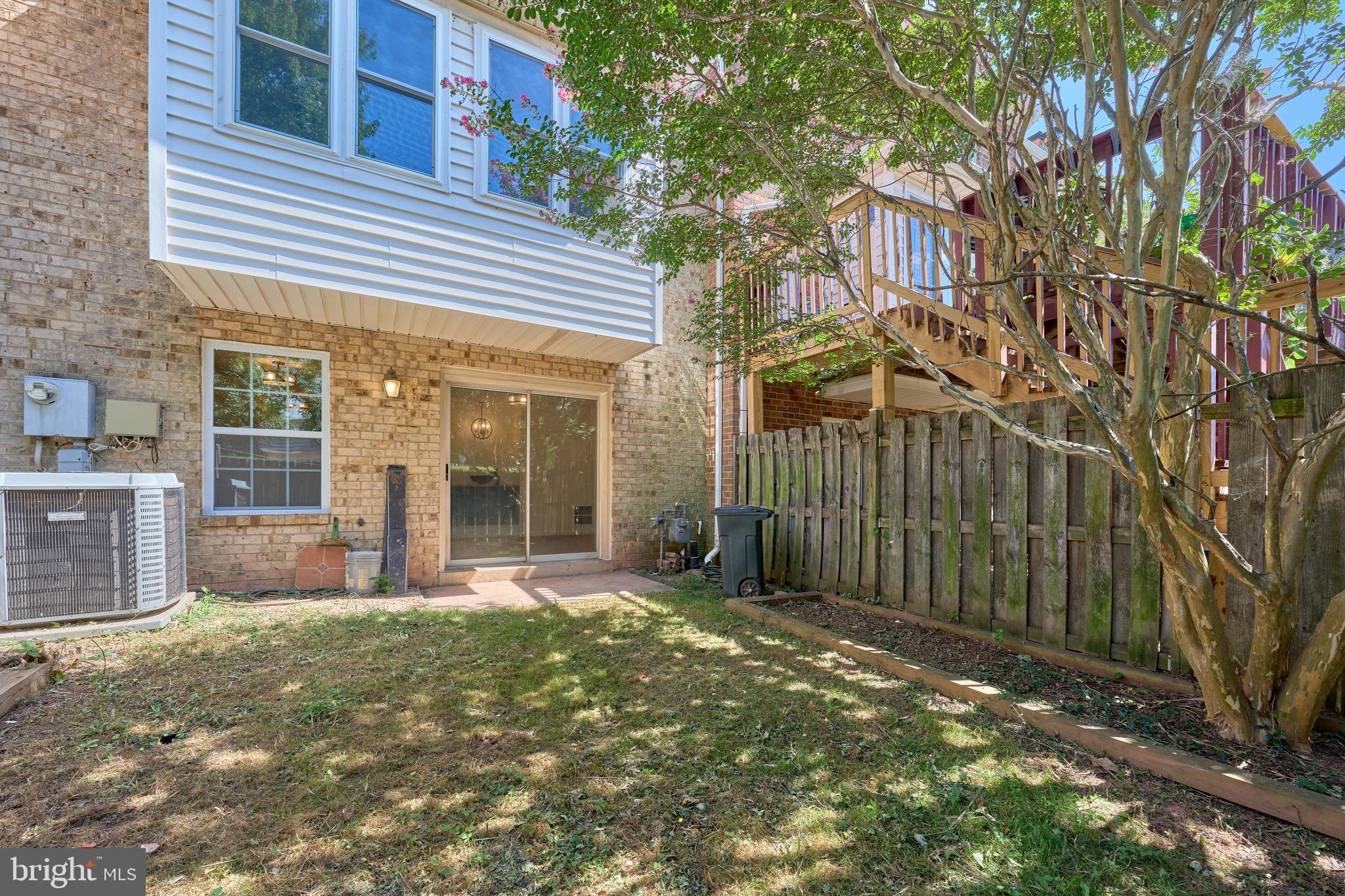 MIRROR RIDGE - Residential