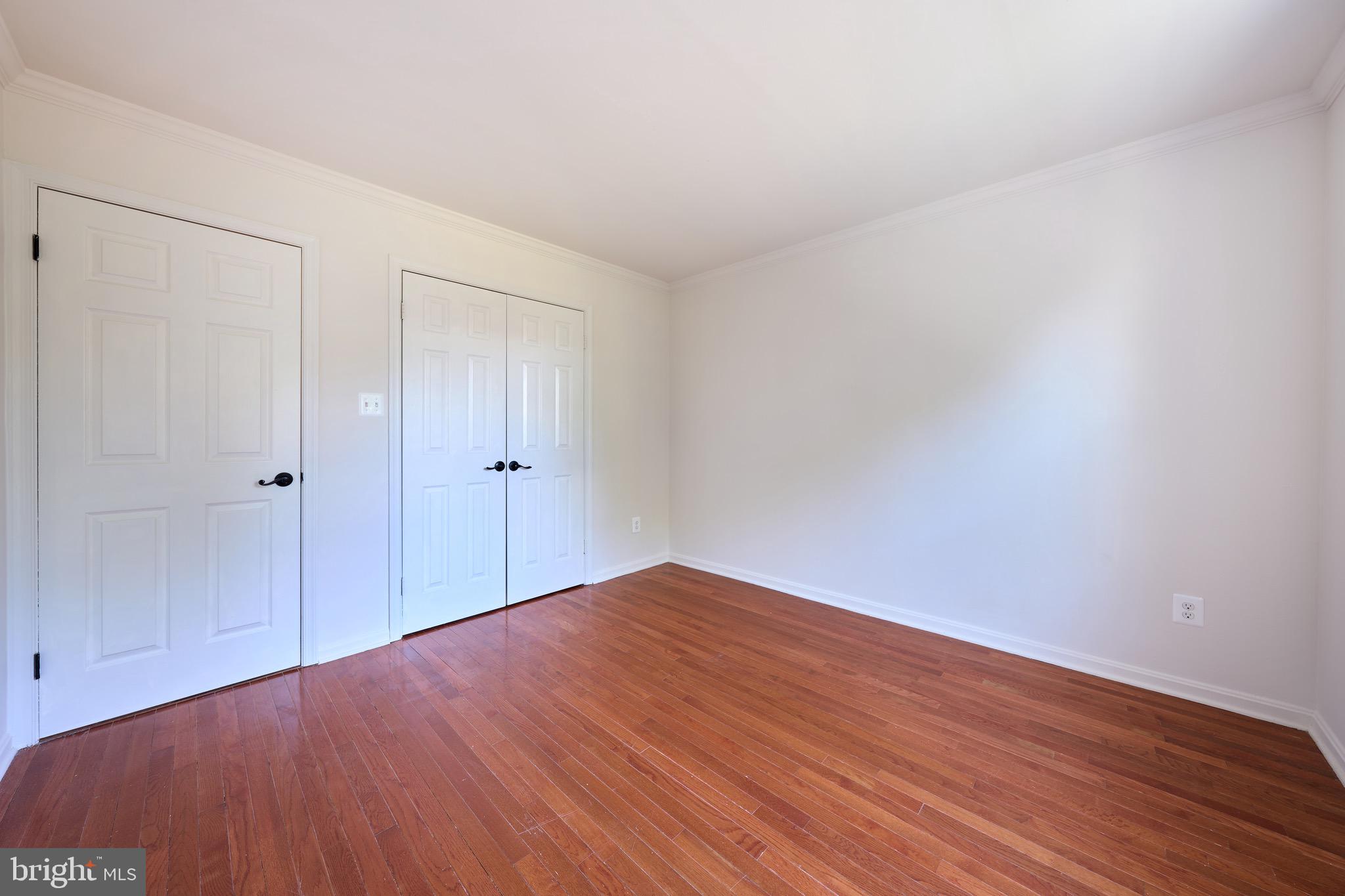 MIRROR RIDGE - Residential