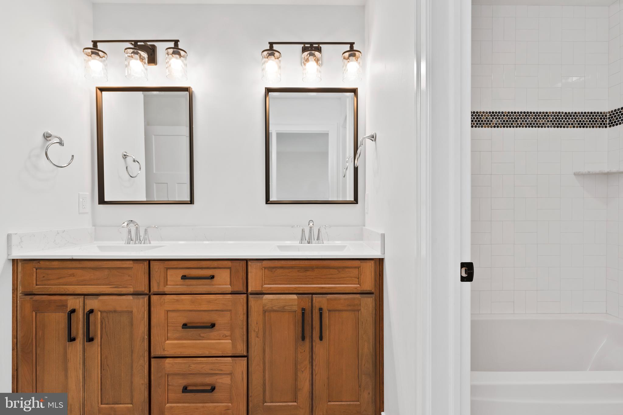 GLENDALE ESTATES - Residential