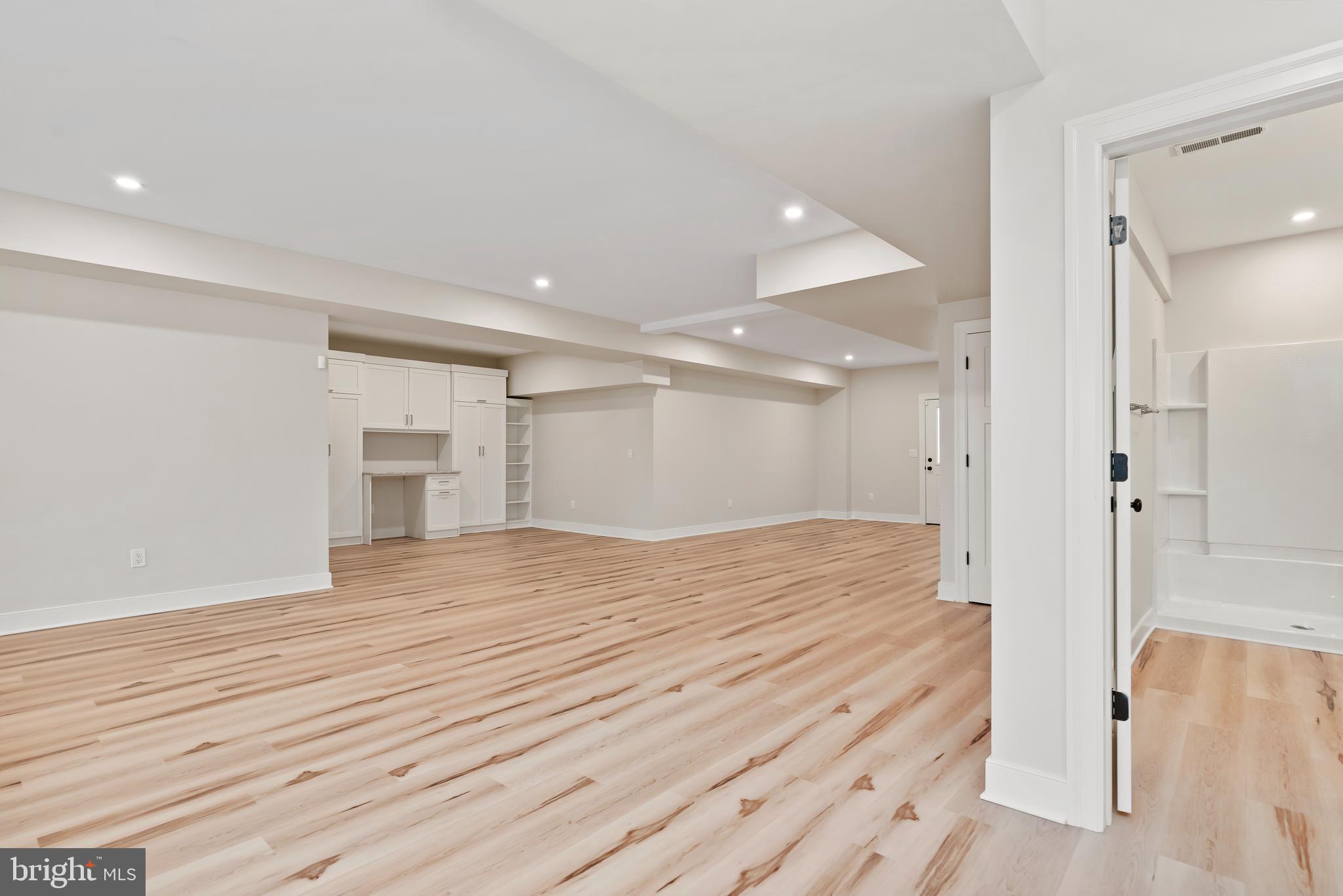 GLENDALE ESTATES - Residential