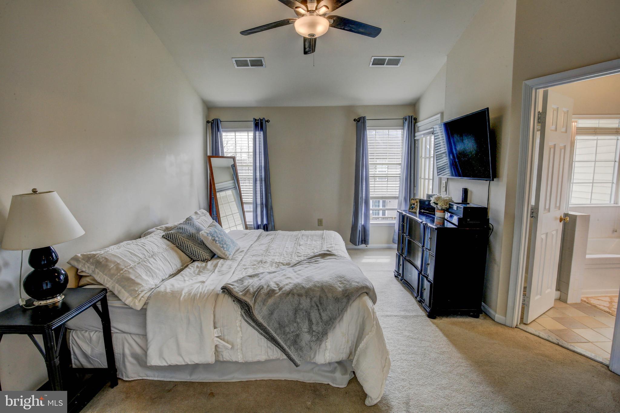 THE KNOLLS - Residential