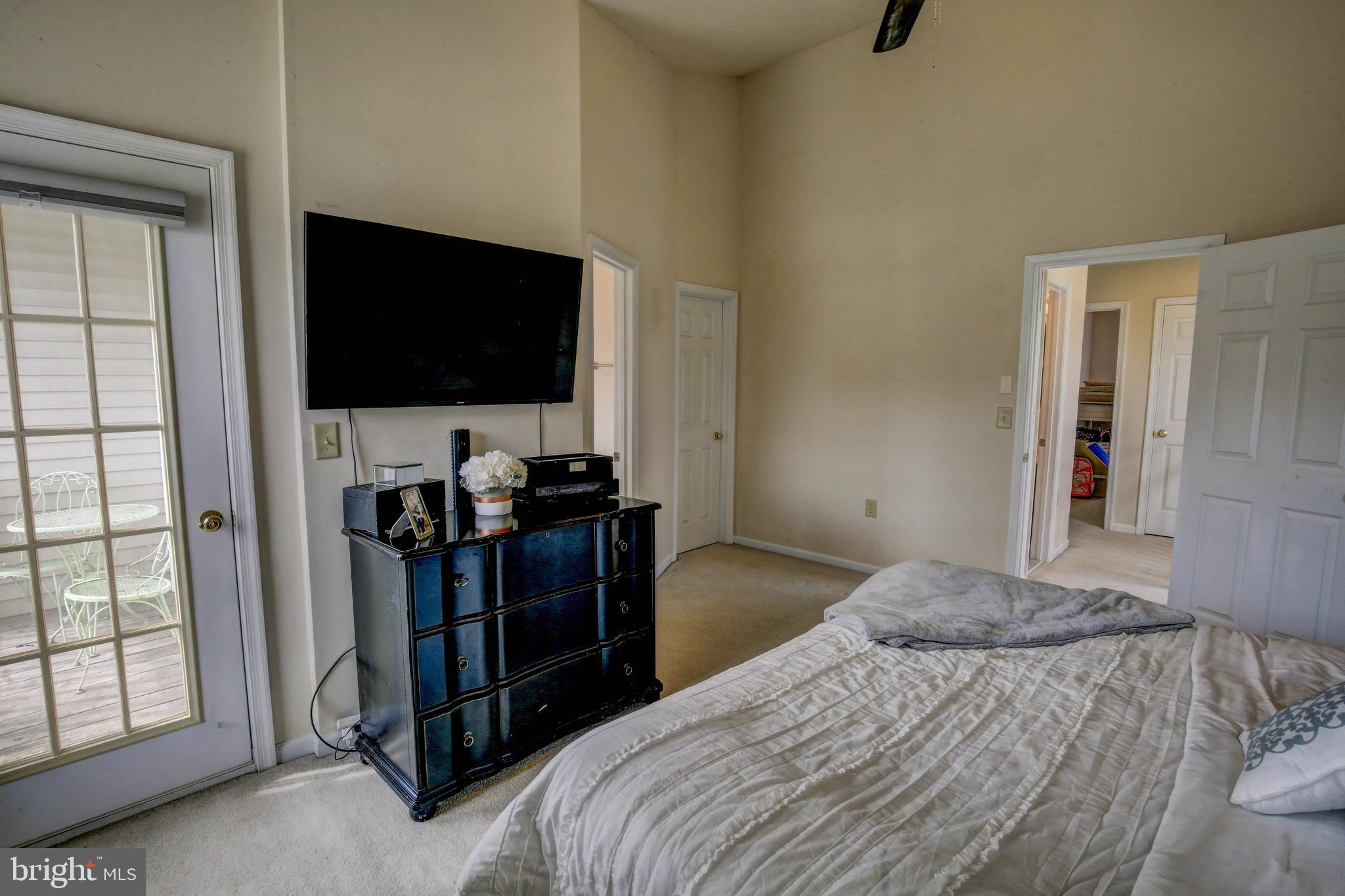 THE KNOLLS - Residential