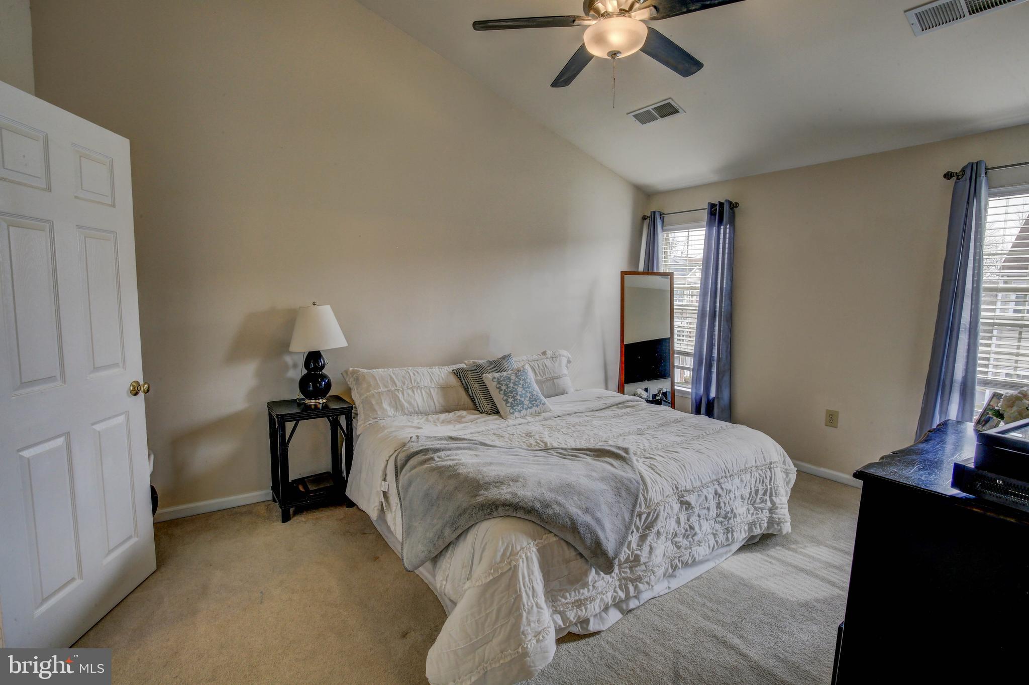 THE KNOLLS - Residential