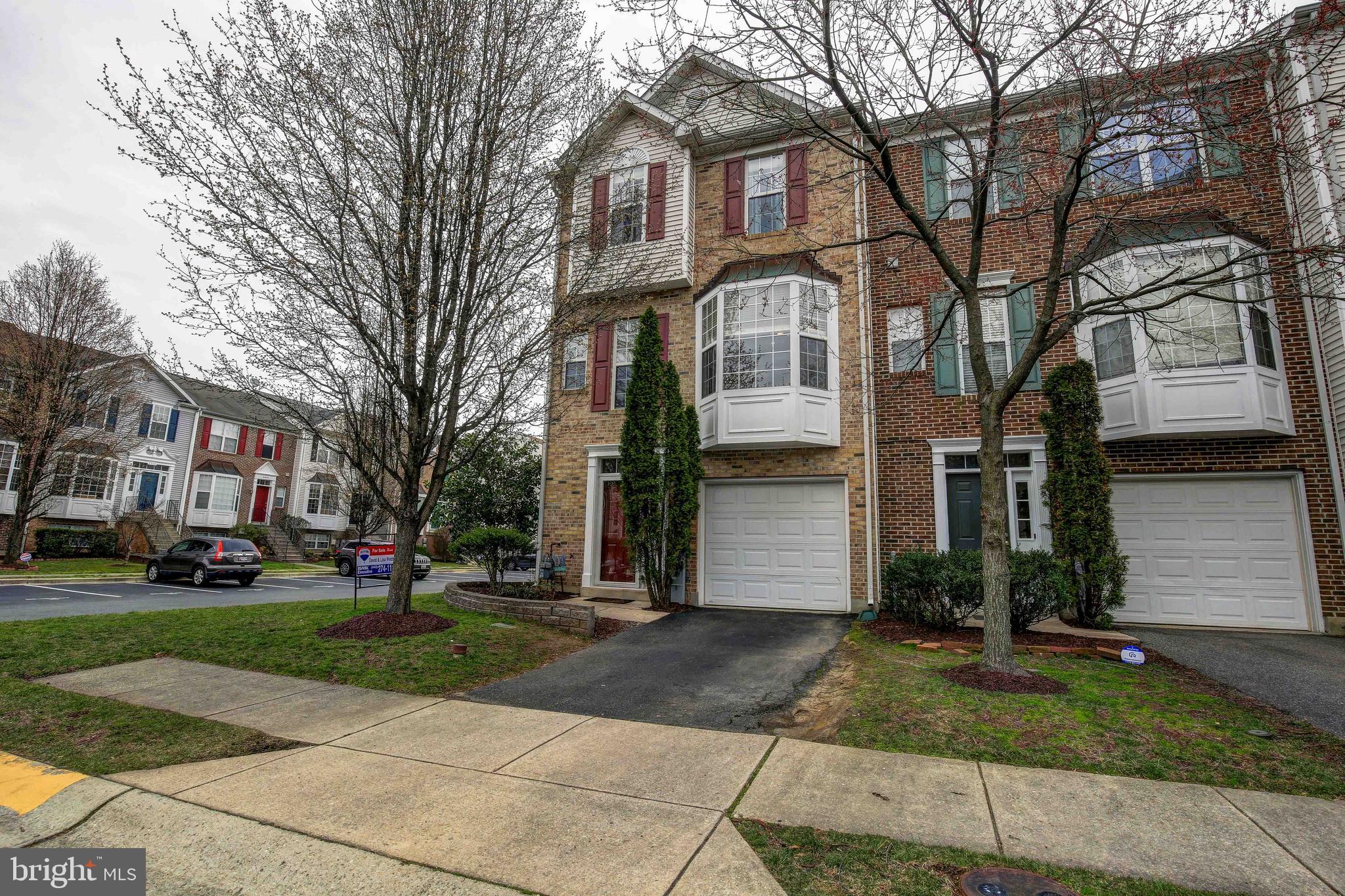 THE KNOLLS - Residential