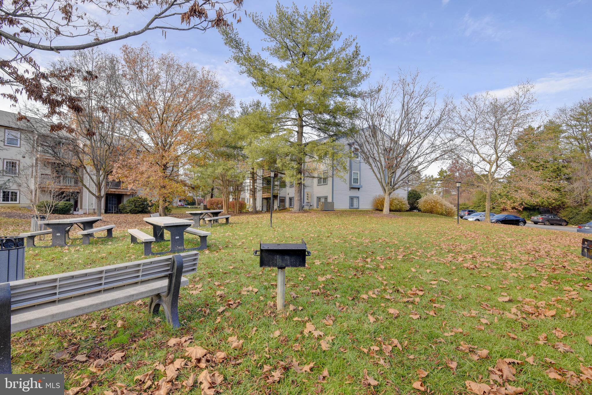 SURREY AT MANCHESTER LAKES - Residential