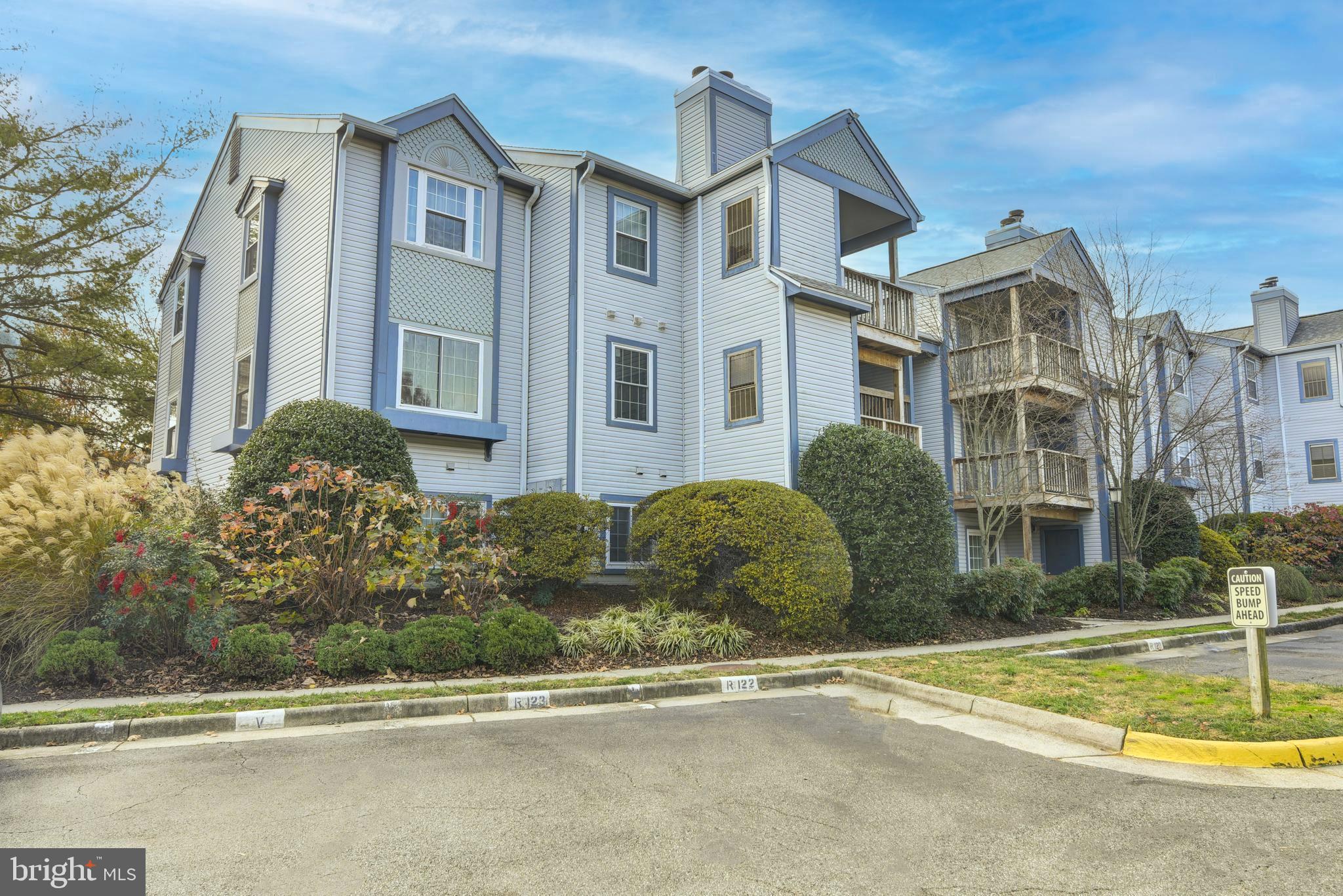 SURREY AT MANCHESTER LAKES - Residential