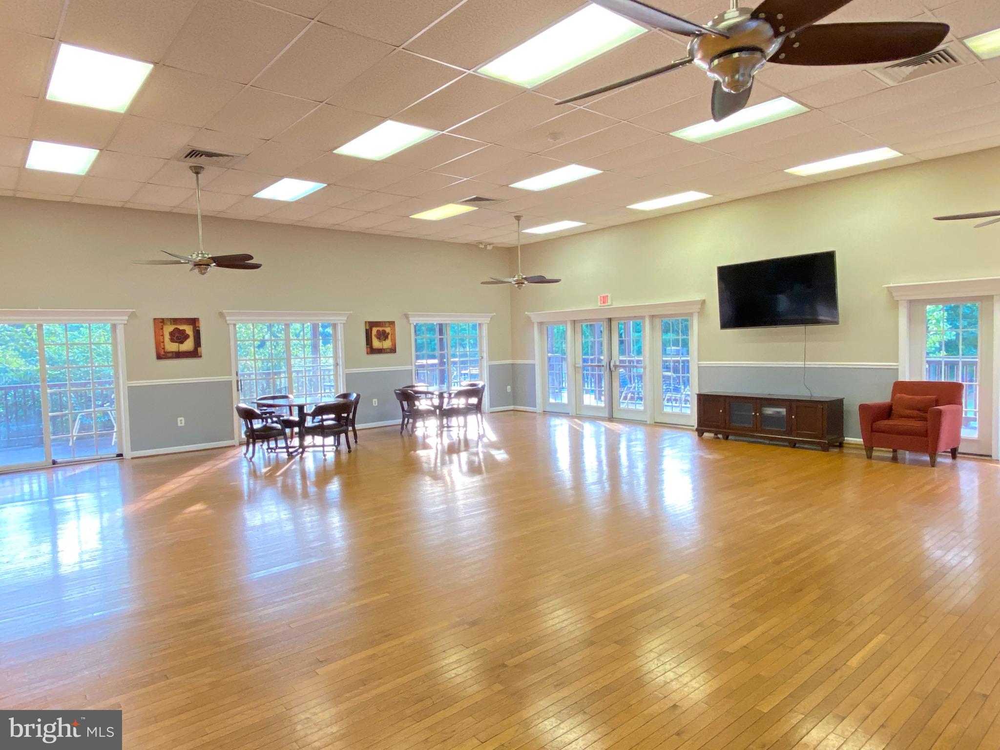 SURREY AT MANCHESTER LAKES - Residential