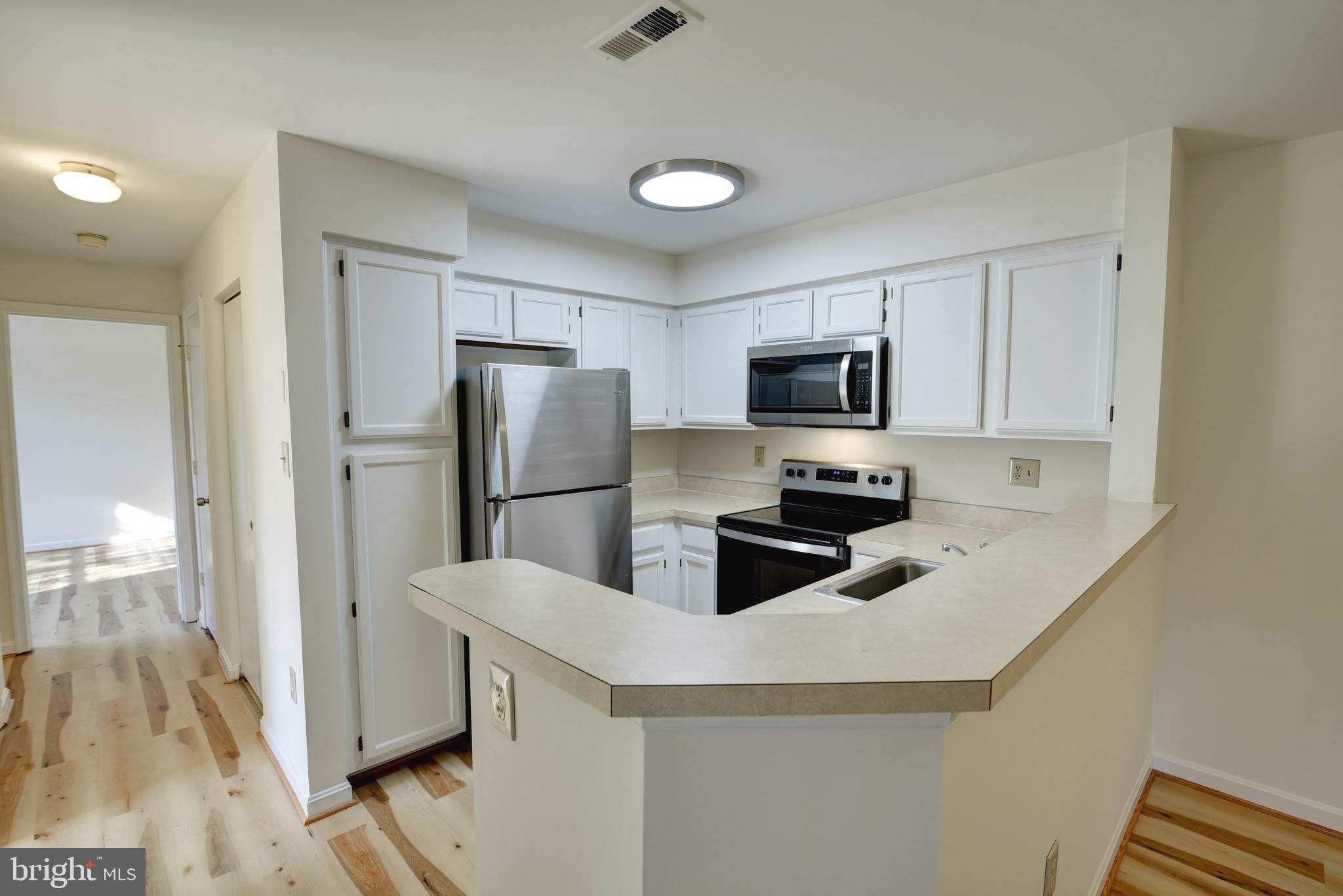 SURREY AT MANCHESTER LAKES - Residential