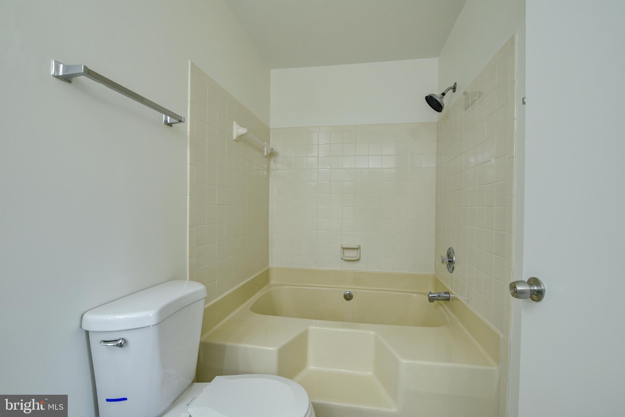 SURREY AT MANCHESTER LAKES - Residential