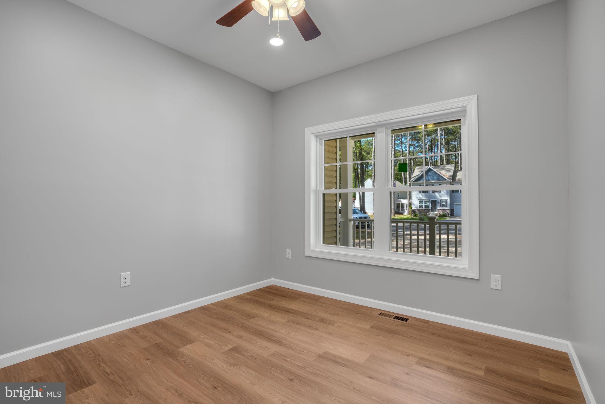 CAPTAIN'S COVE - Residential