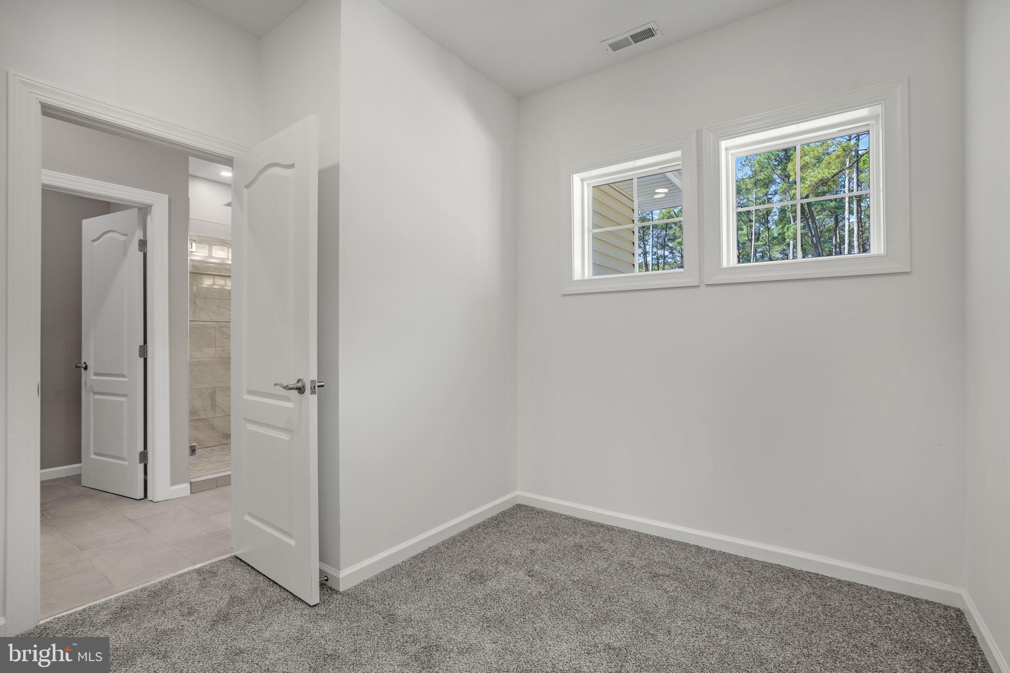 CAPTAIN'S COVE - Residential