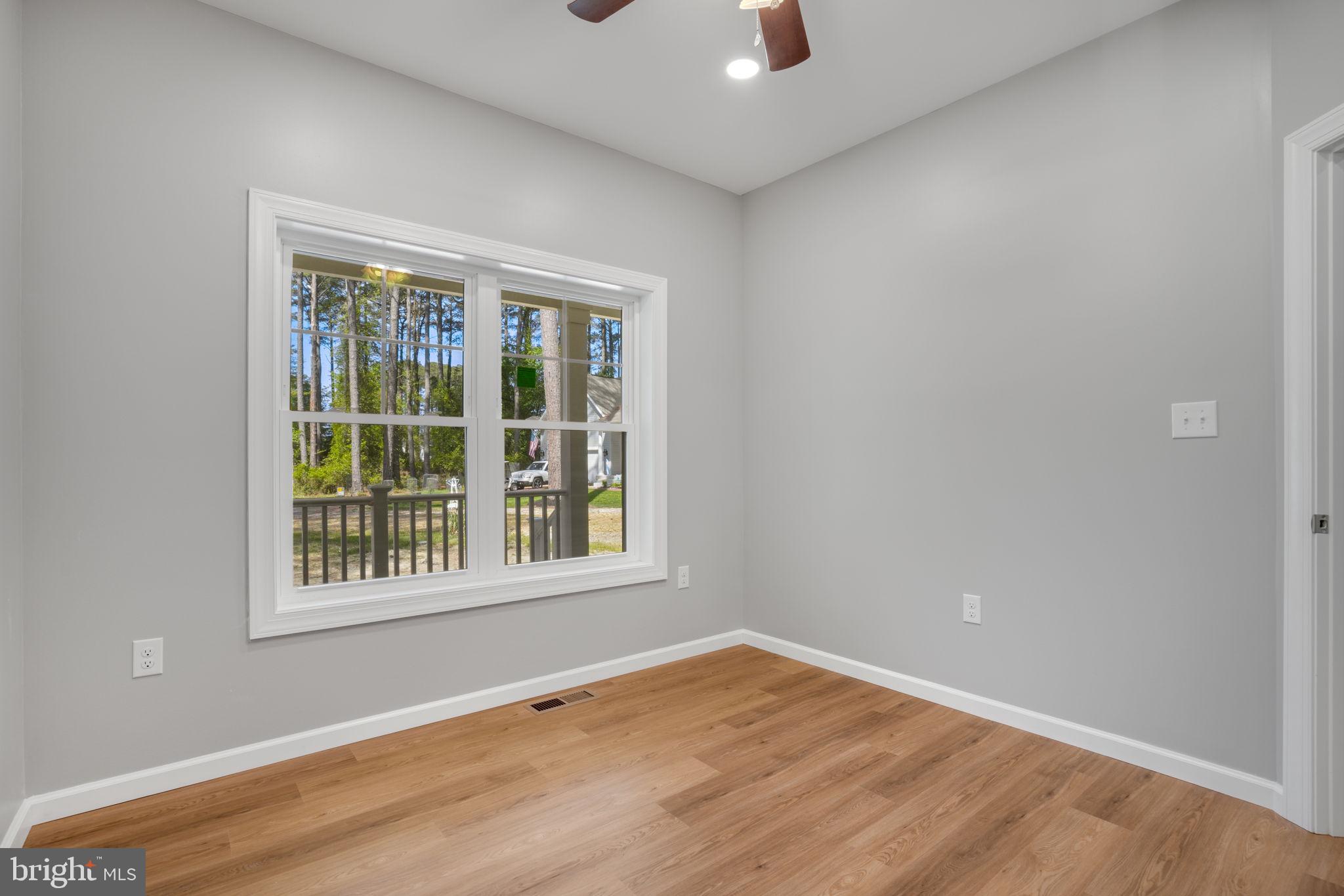 CAPTAIN'S COVE - Residential